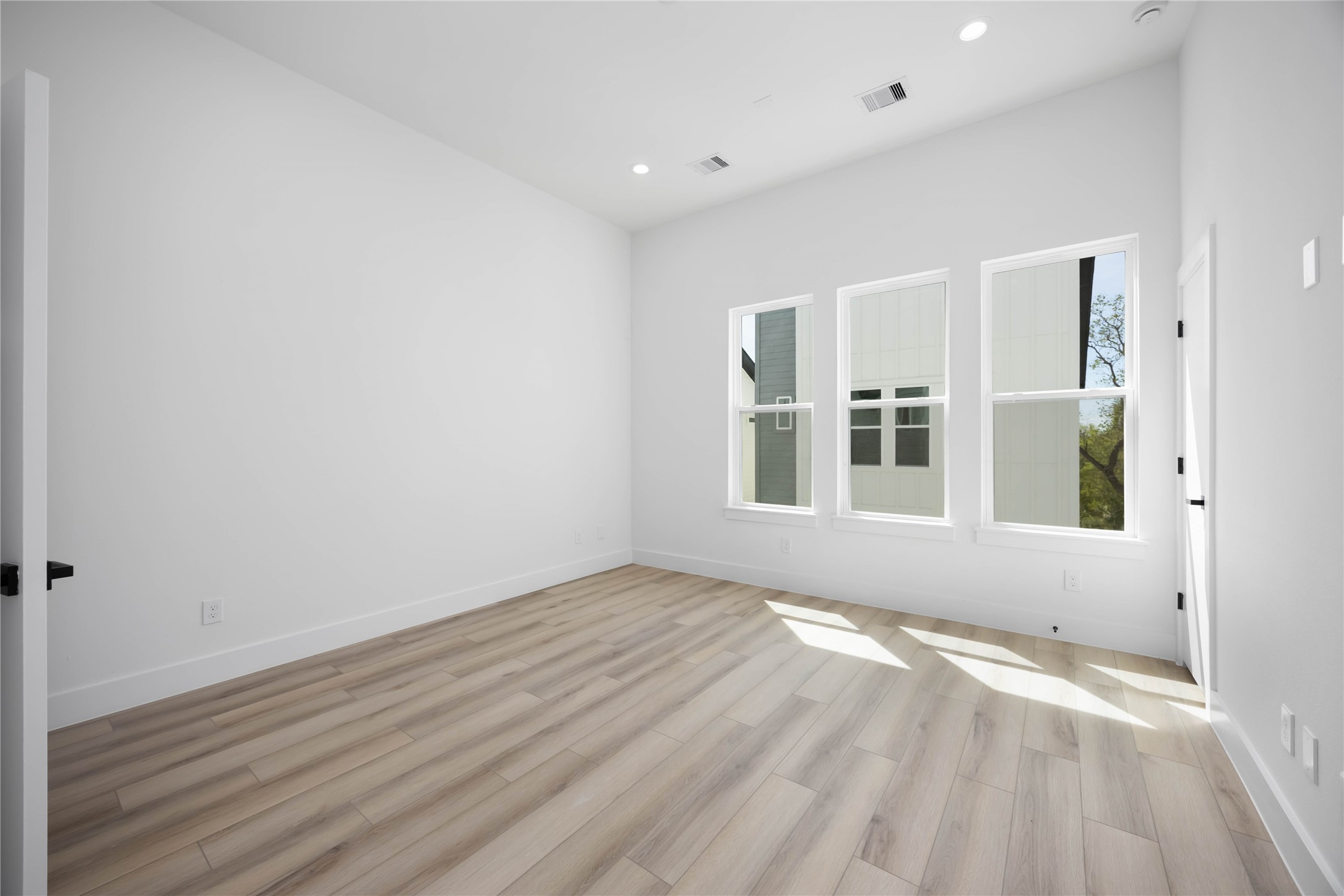 6735 Peerless Street B Property Photo 14