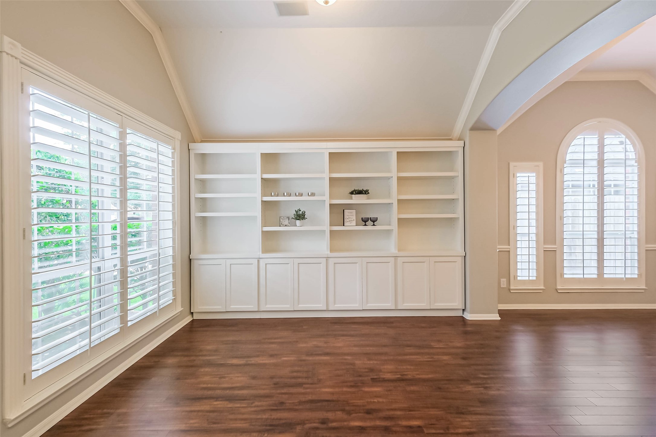 28207 Daystrom Lane Property Photo 6