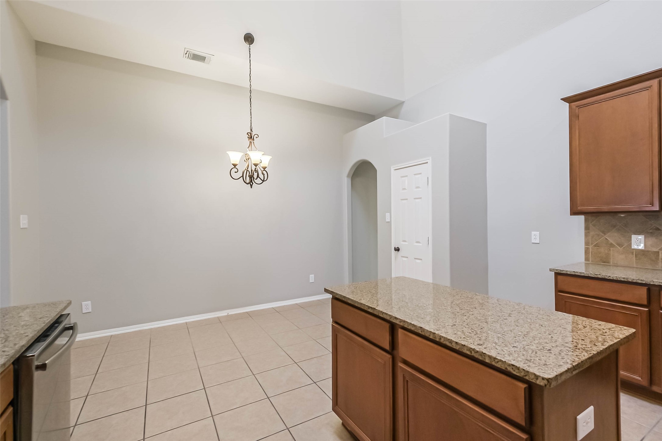 28207 Daystrom Lane Property Photo 12