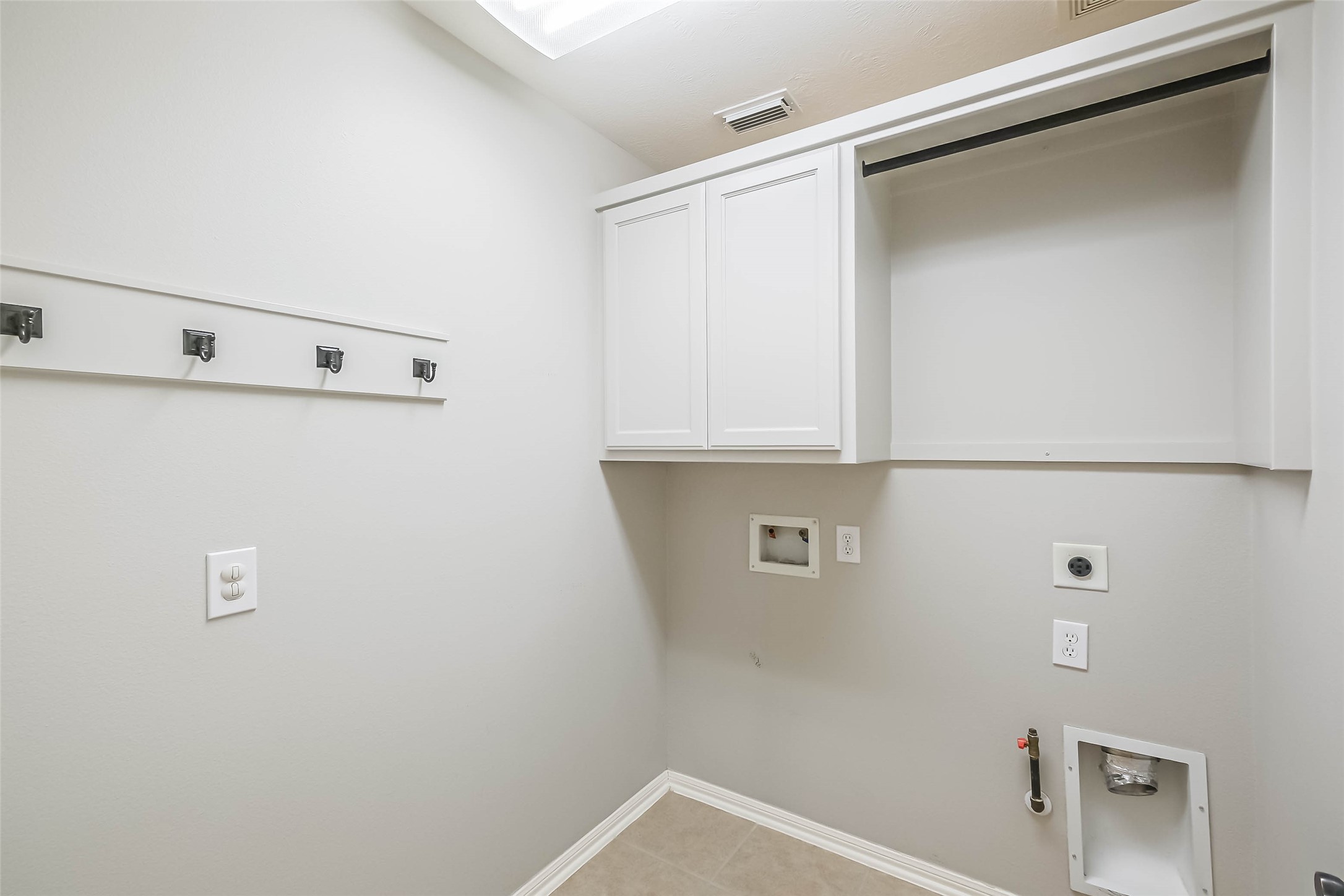 28207 Daystrom Lane Property Photo 40
