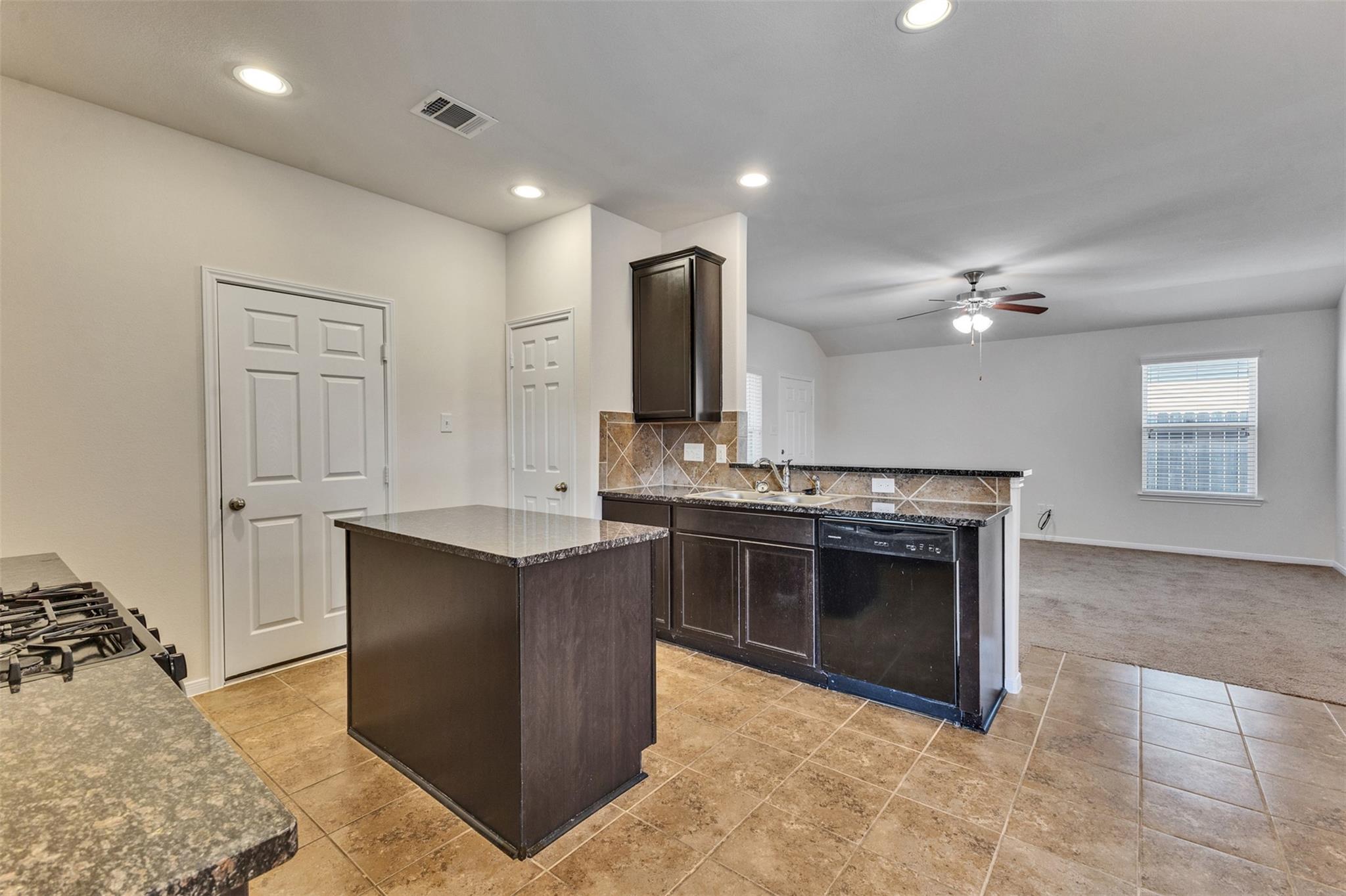 12915 Almeda Crossing Court Property Photo 9