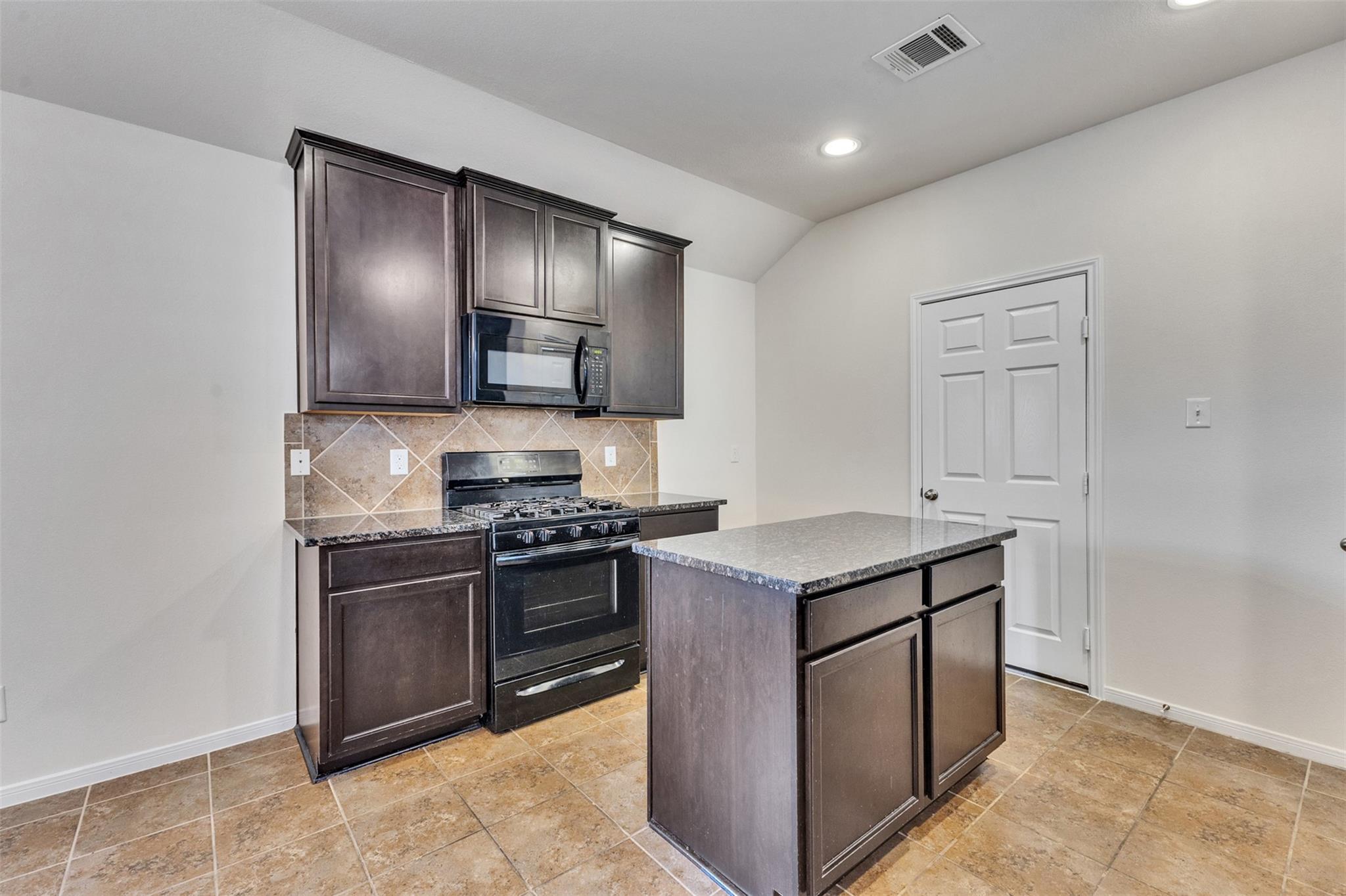 12915 Almeda Crossing Court Property Photo 11