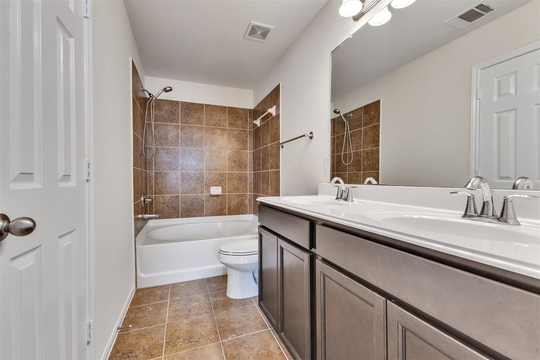 12915 Almeda Crossing Court, Houston Tx 77048 Property Photo 19