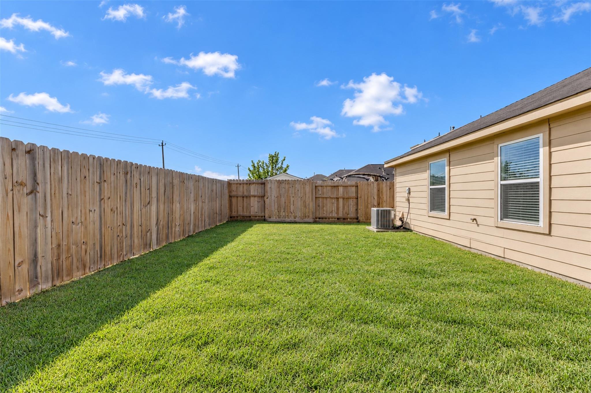 12915 Almeda Crossing Court Property Photo 21