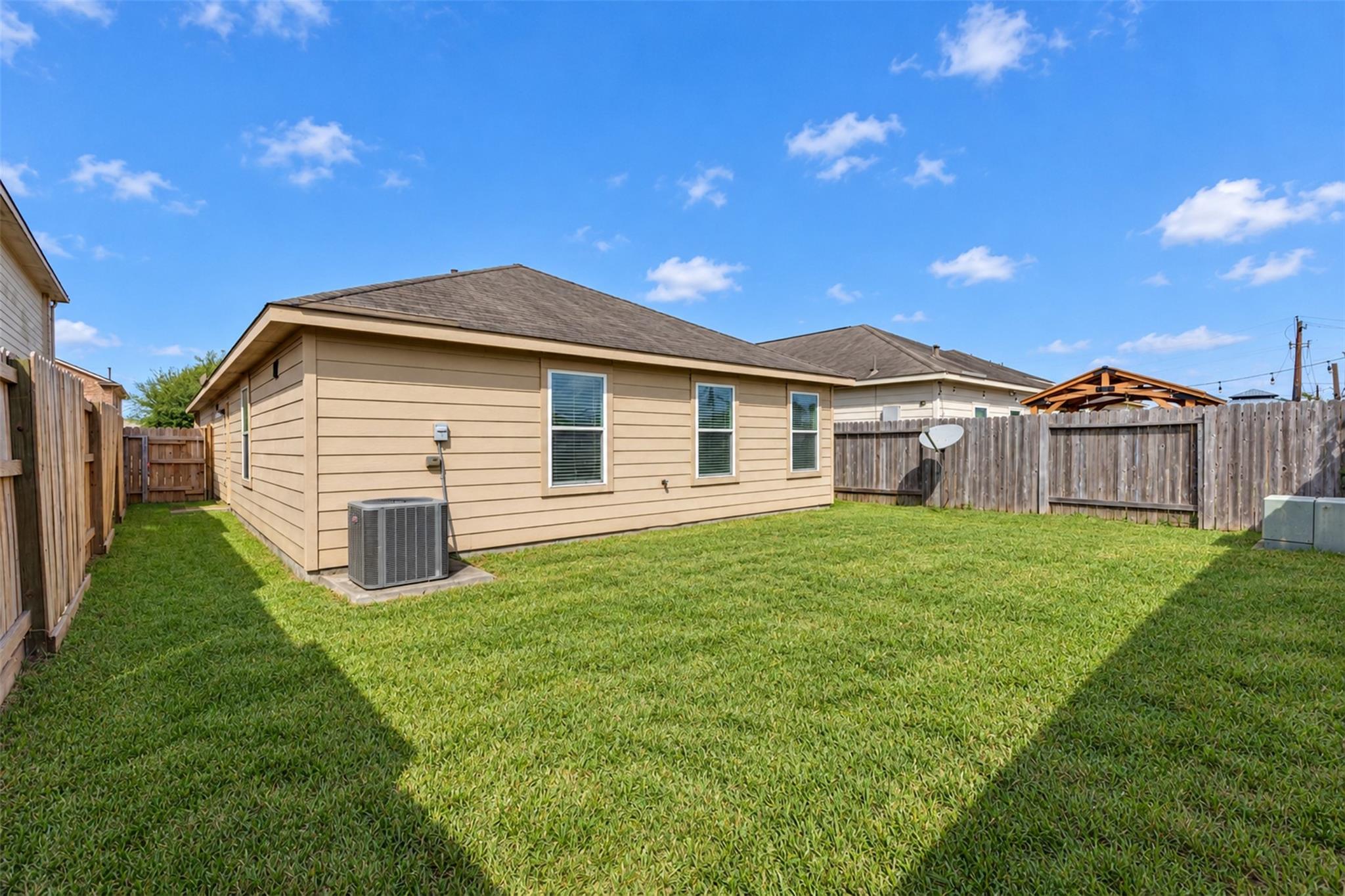 12915 Almeda Crossing Court Property Photo 22