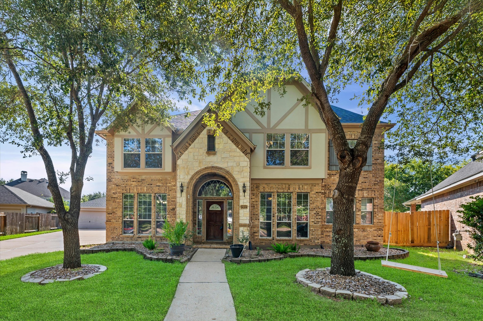 2602 Summer Trace Court Property Photo 1