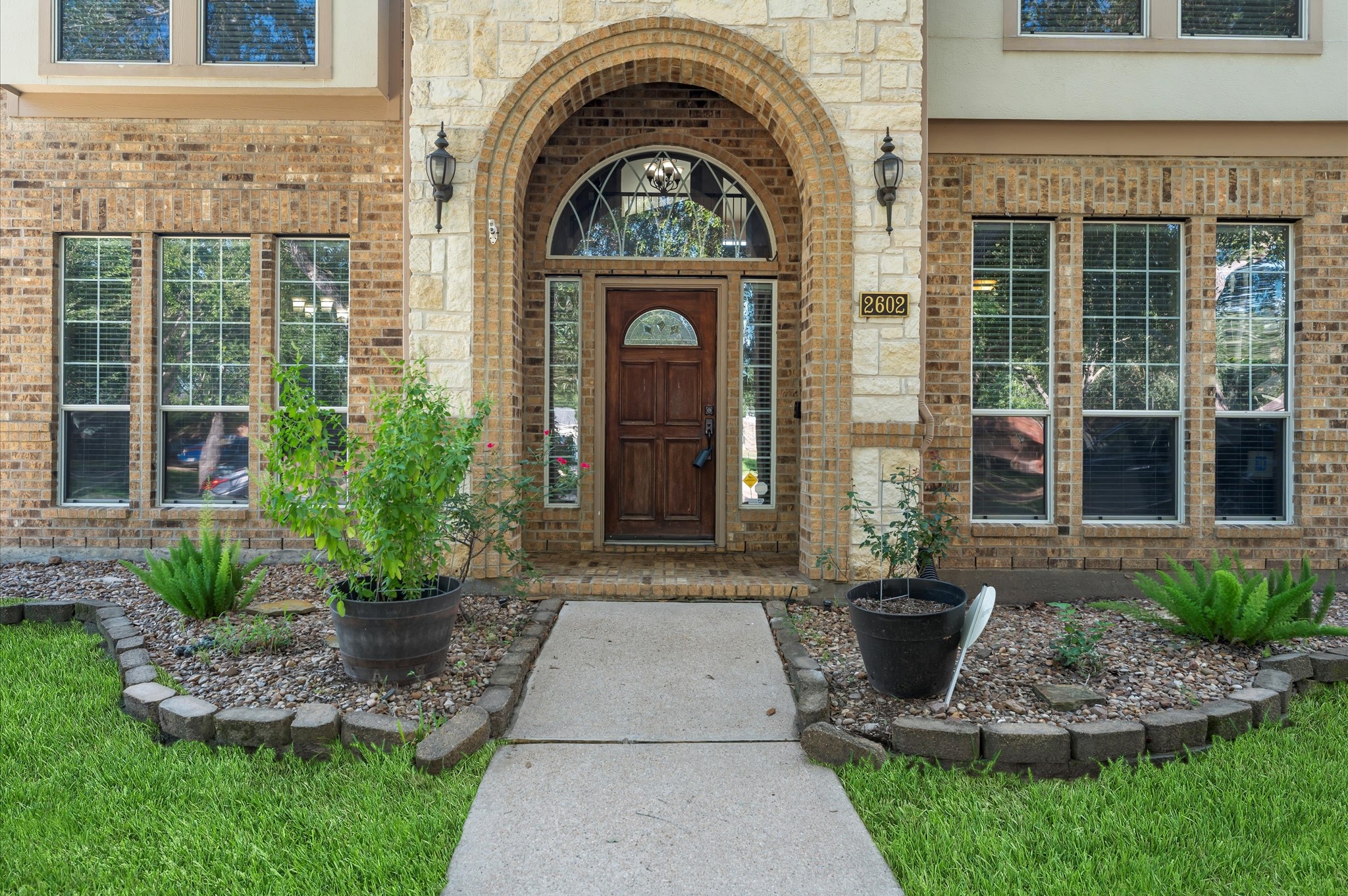 2602 Summer Trace Court Property Photo 3