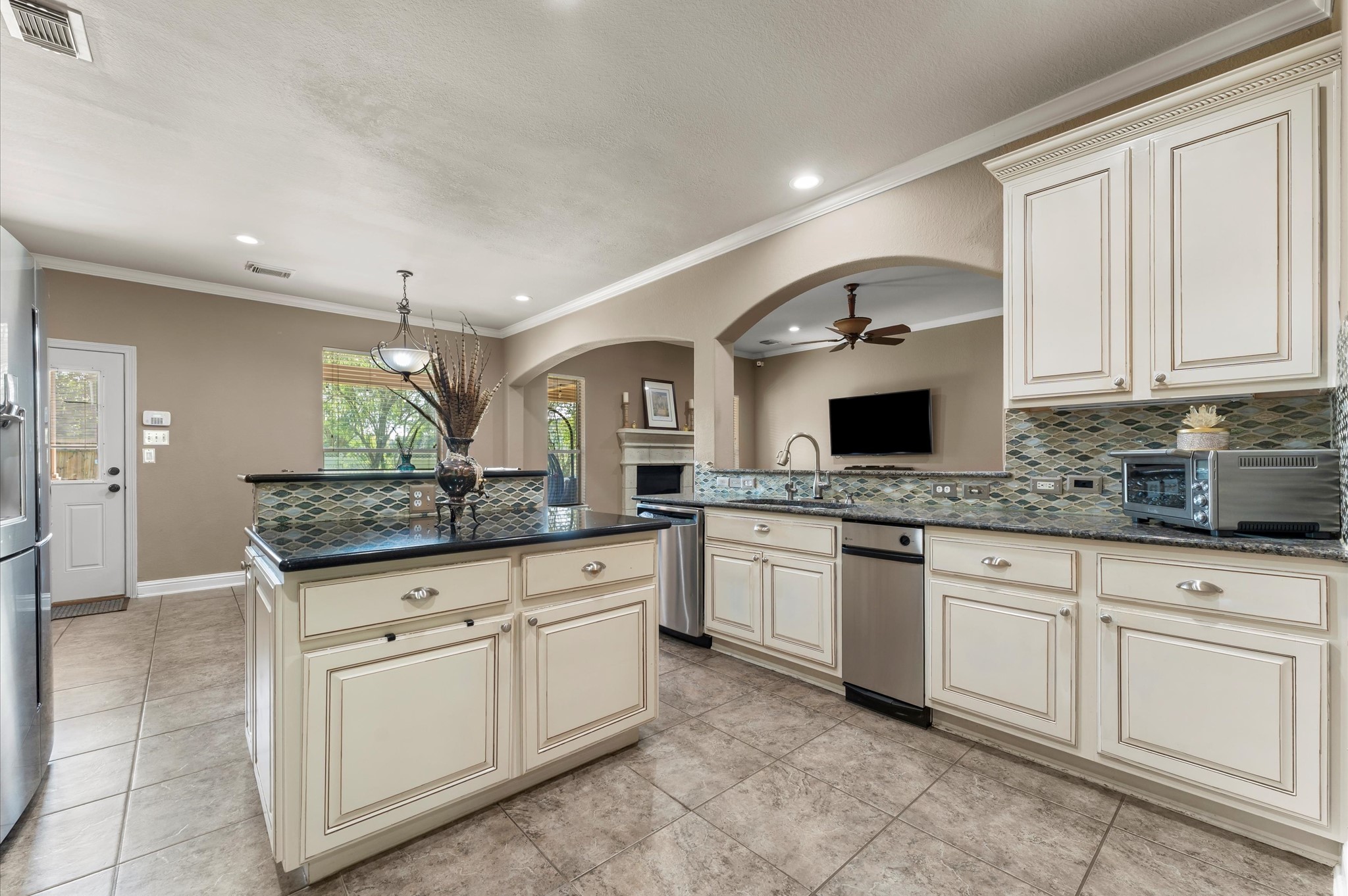 2602 Summer Trace Court Property Photo 12