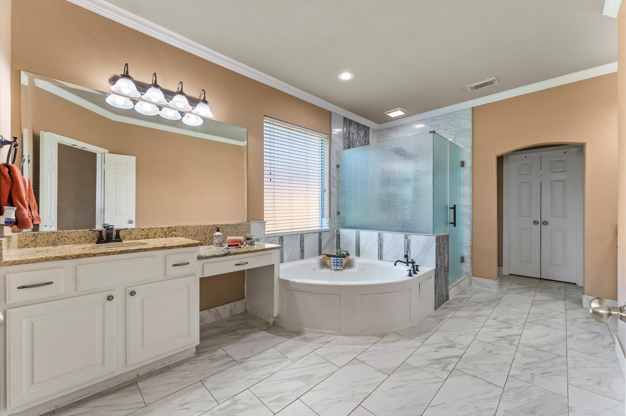 2602 Summer Trace Court Property Photo 15