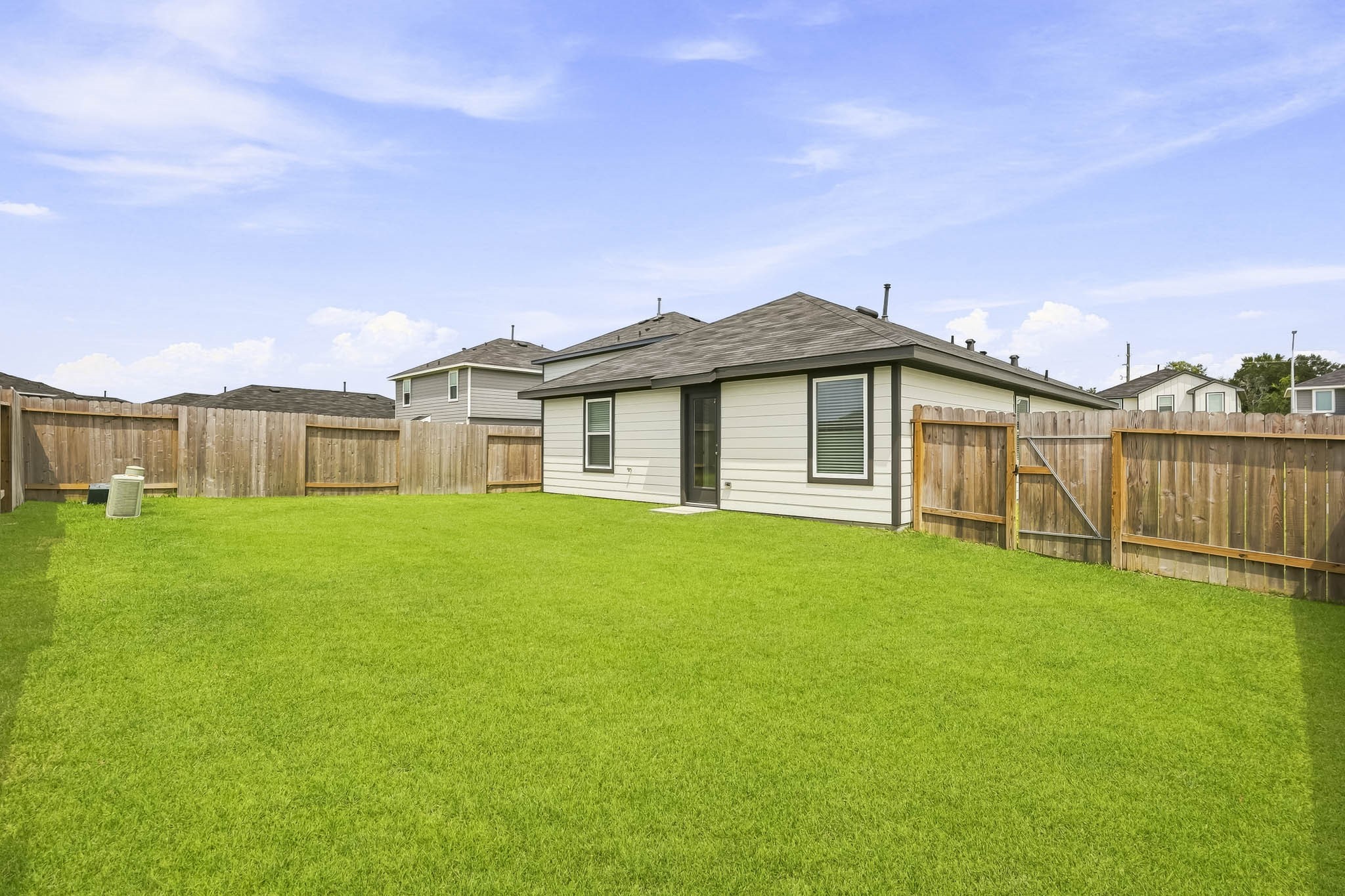 18707 Sunset Horizon Drive Property Photo 13