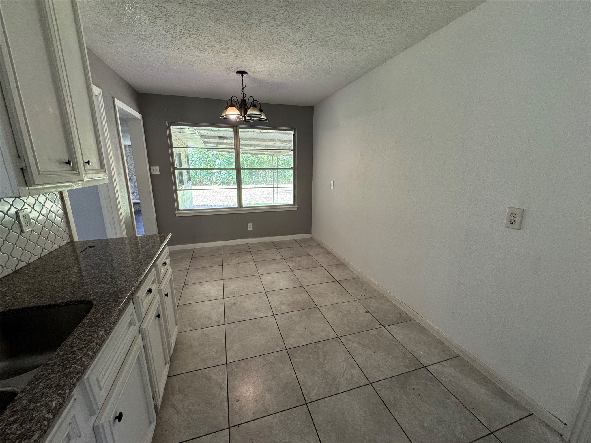311 Alta Vista Drive Property Photo 4