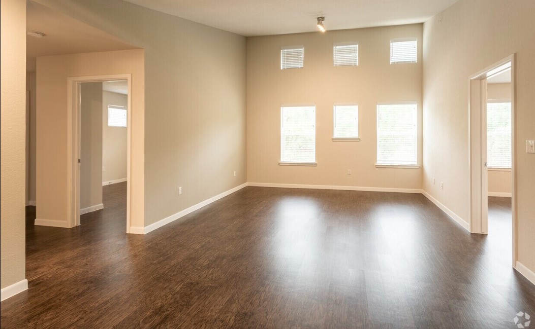 2401 E Oltorf St Property Photo 5