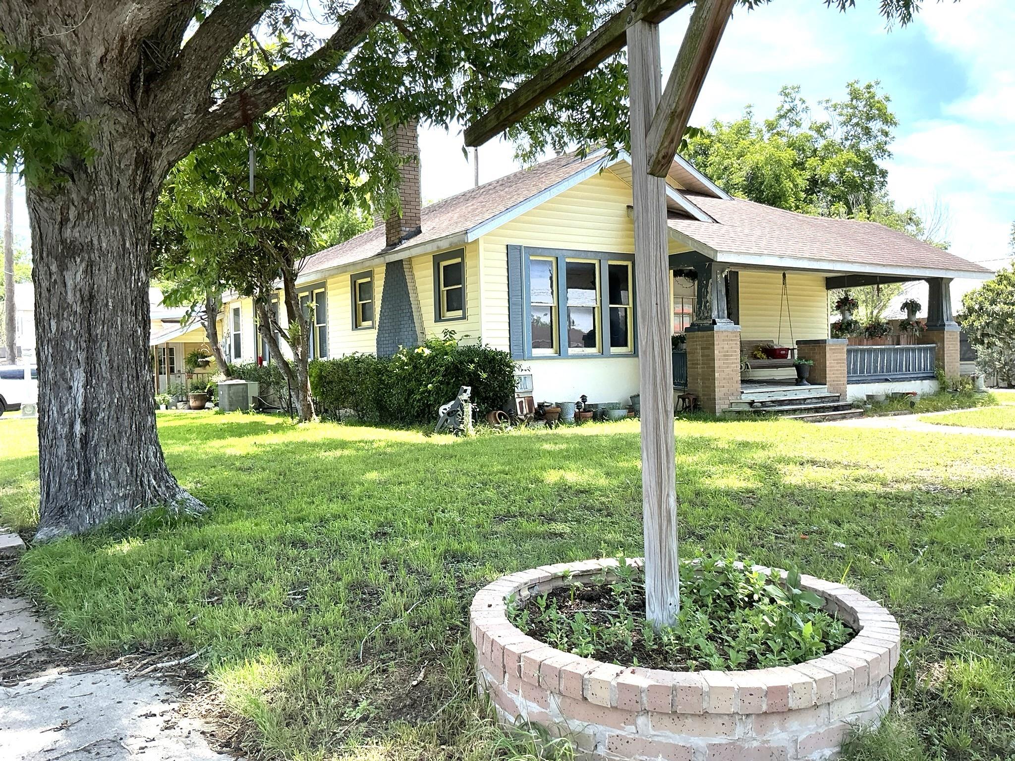 1026 Saint Paul Street, Gonzales Tx 78629 Property Photo 1