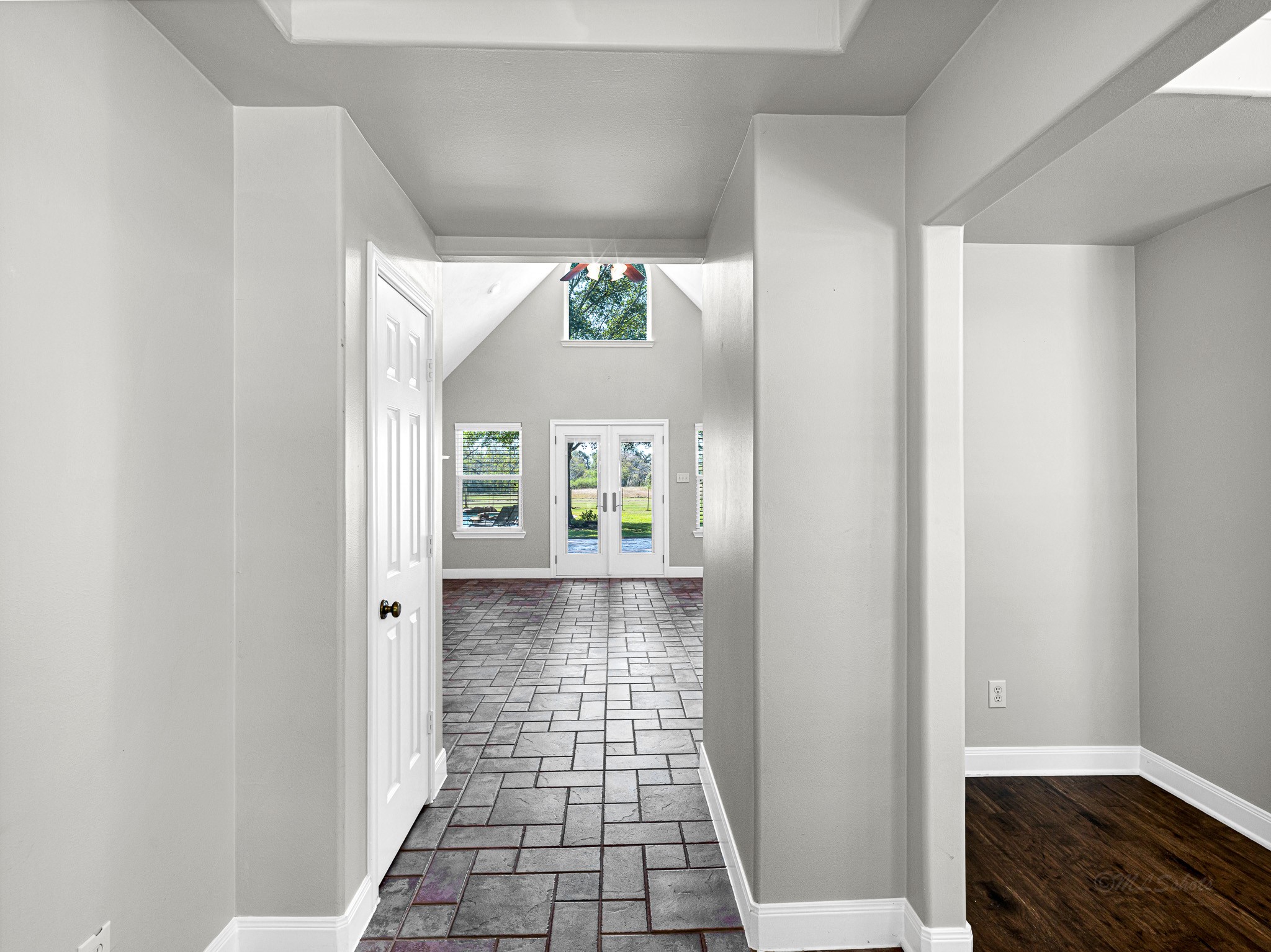 32601 Rogers Road Property Photo 10