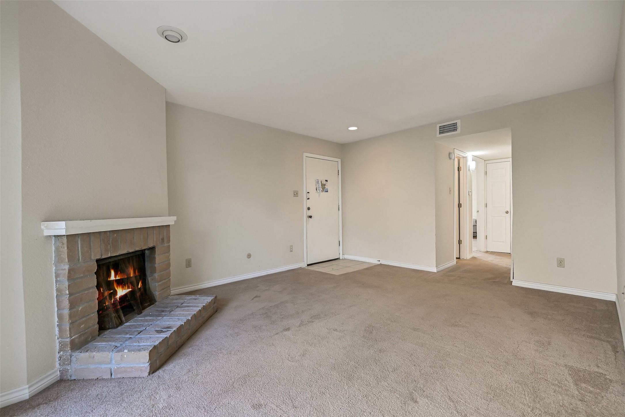 3220 69th Street J1 Property Photo 4