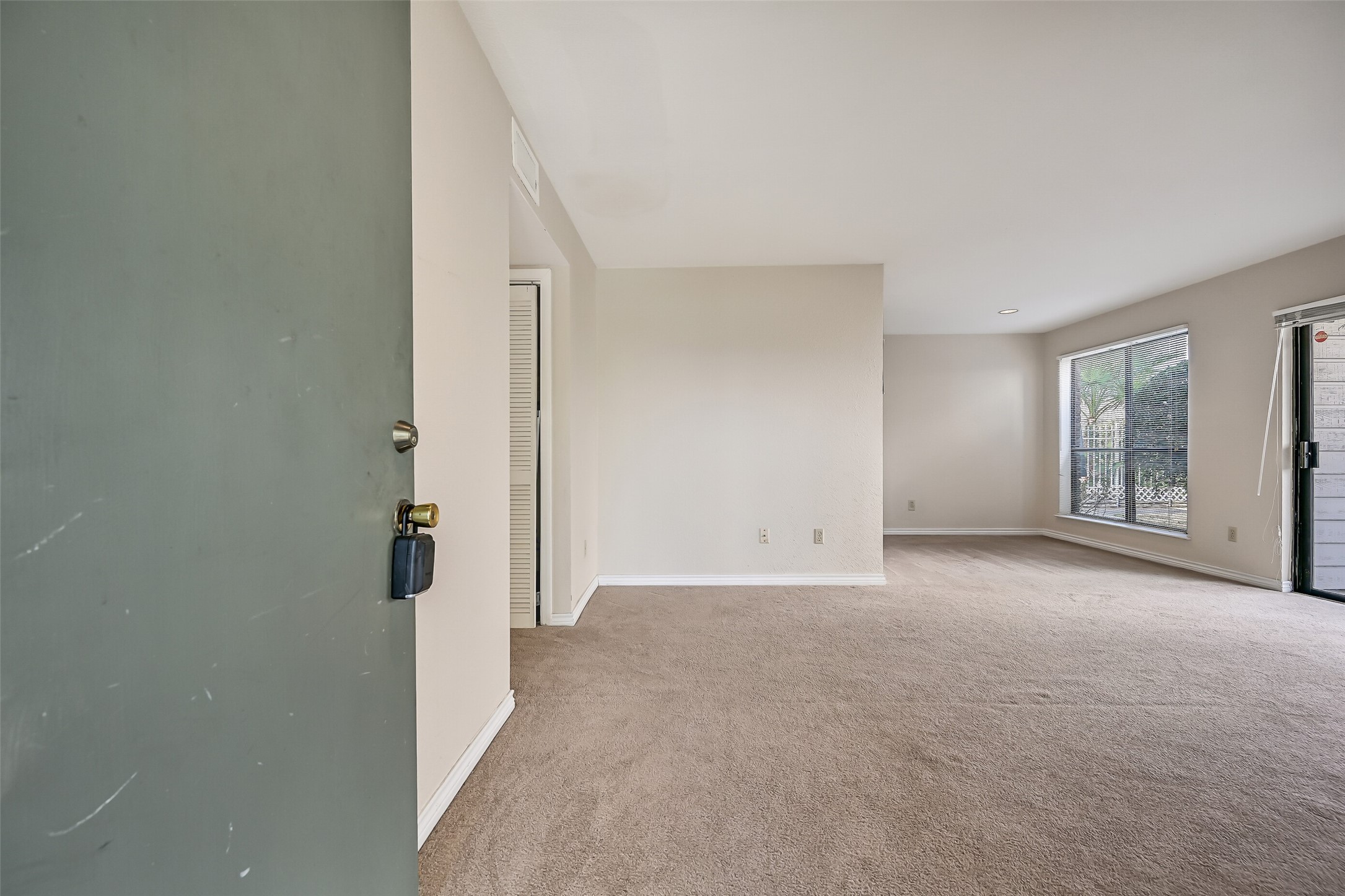 3220 69th Street J1 Property Photo 19