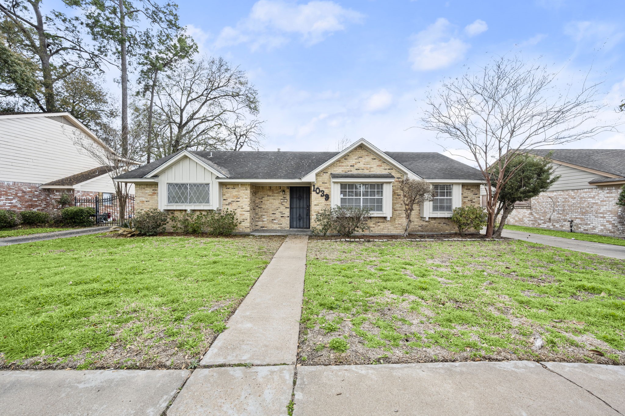1039 Marcella Property Photo 1