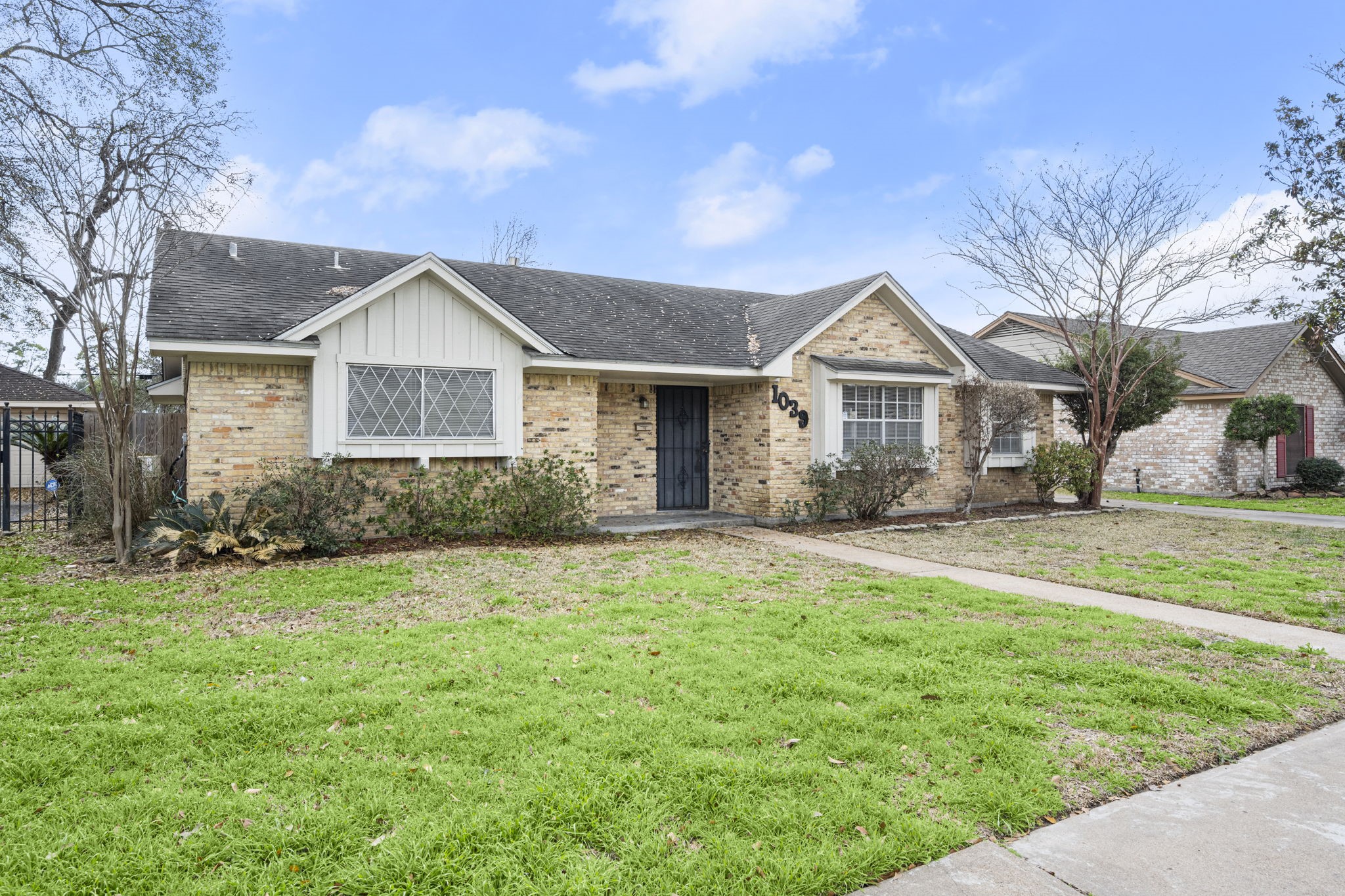 1039 Marcella Property Photo 2
