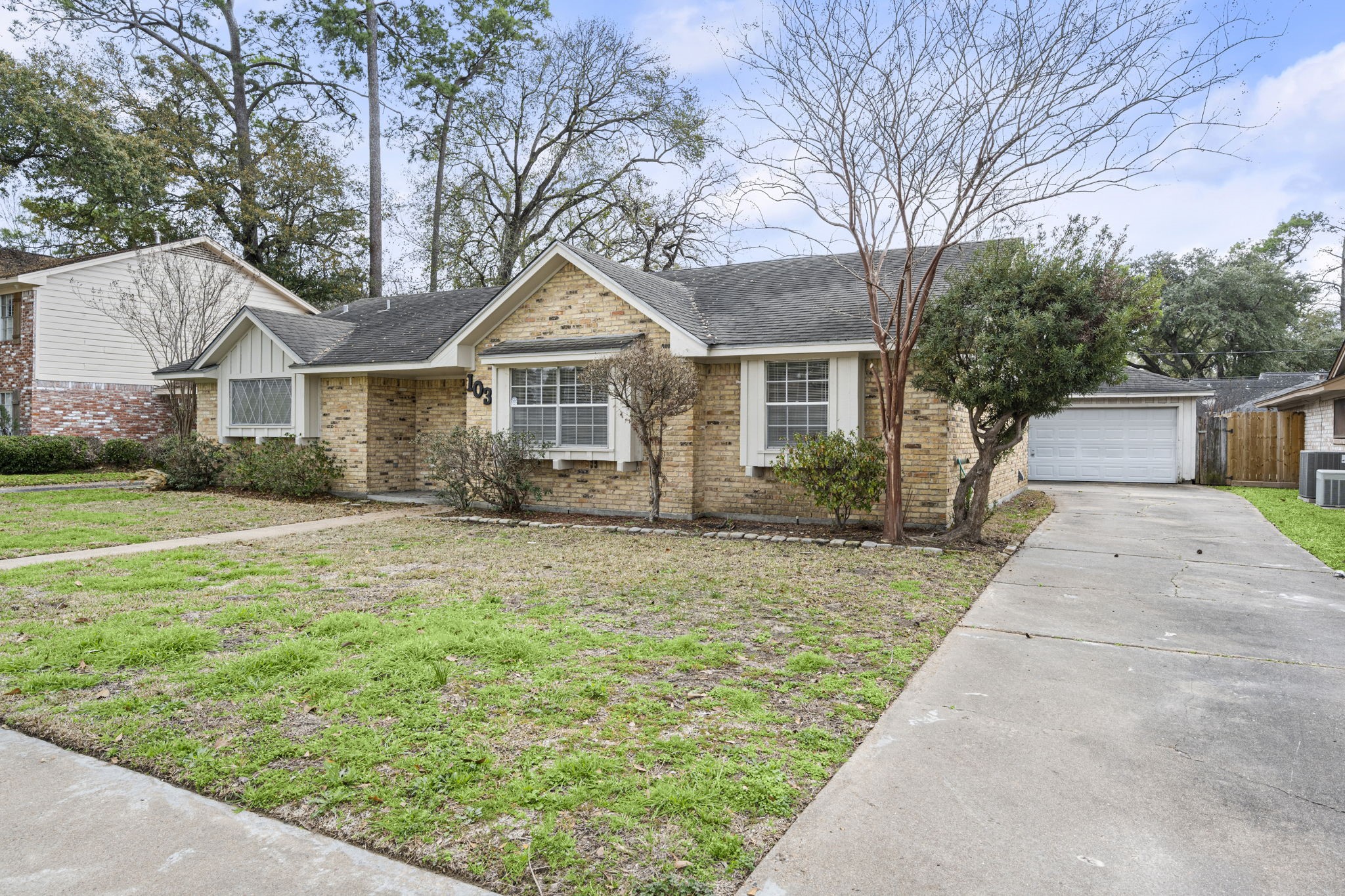 1039 Marcella Property Photo 3