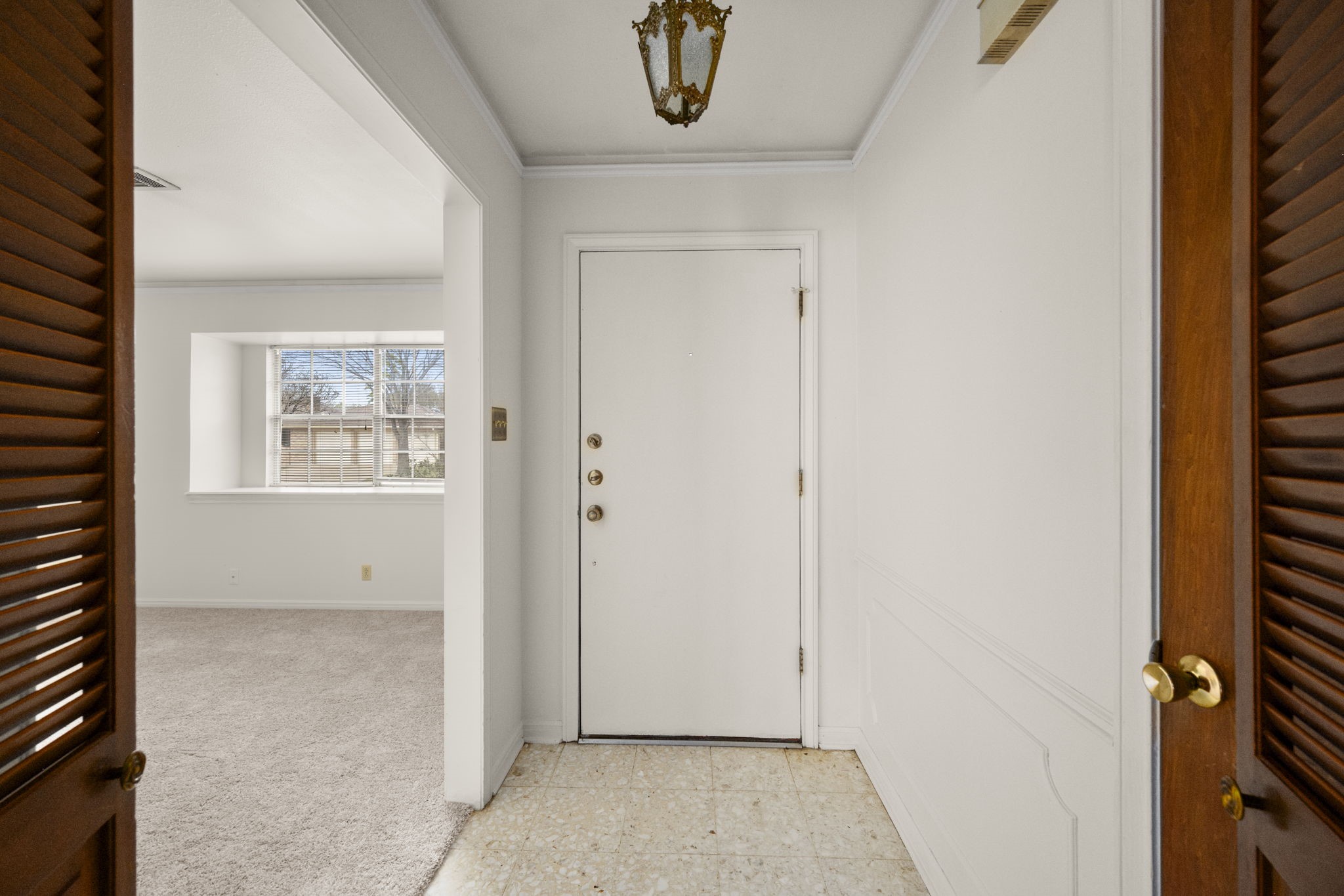 1039 Marcella Property Photo 4