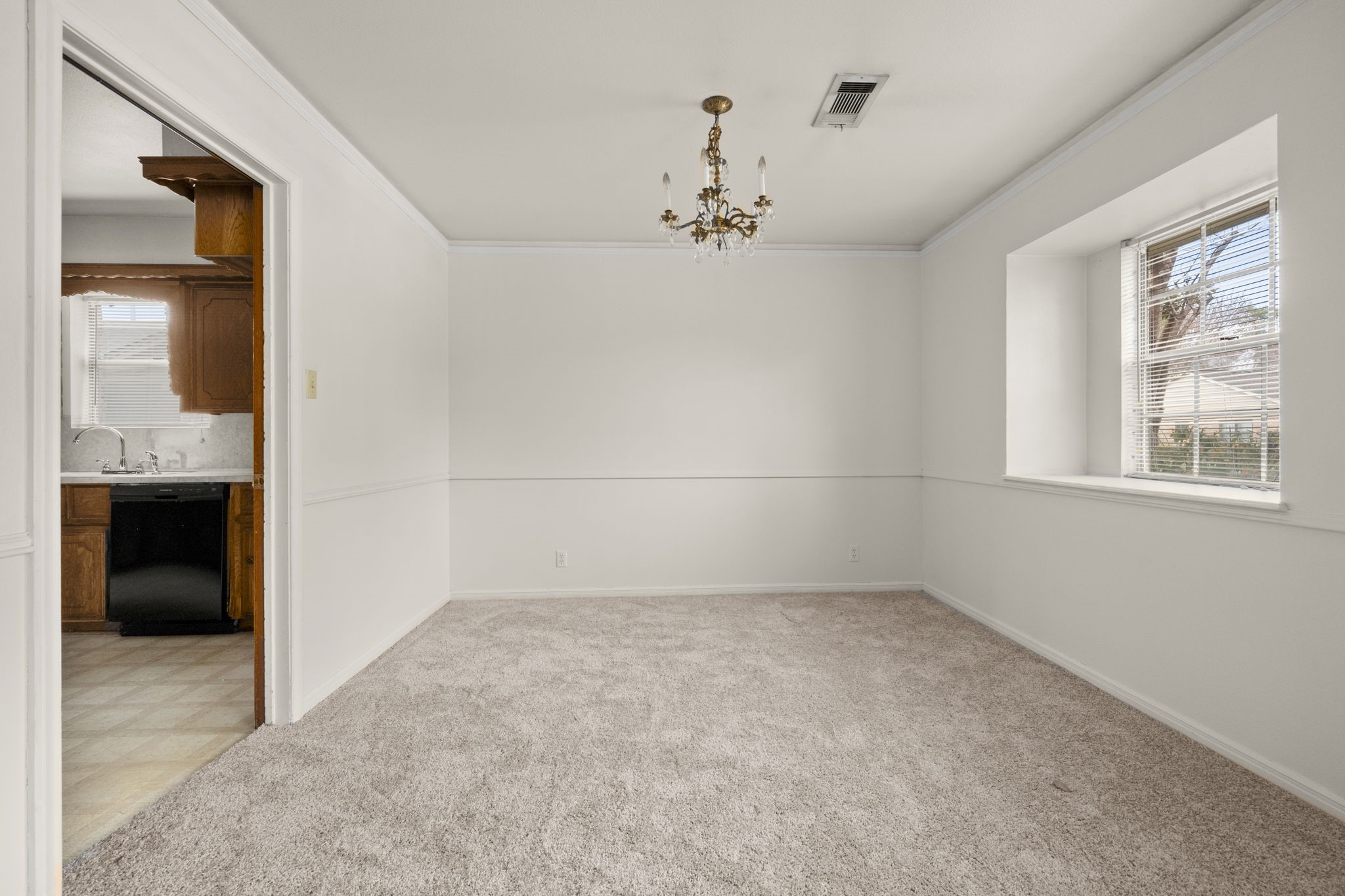 1039 Marcella Property Photo 6