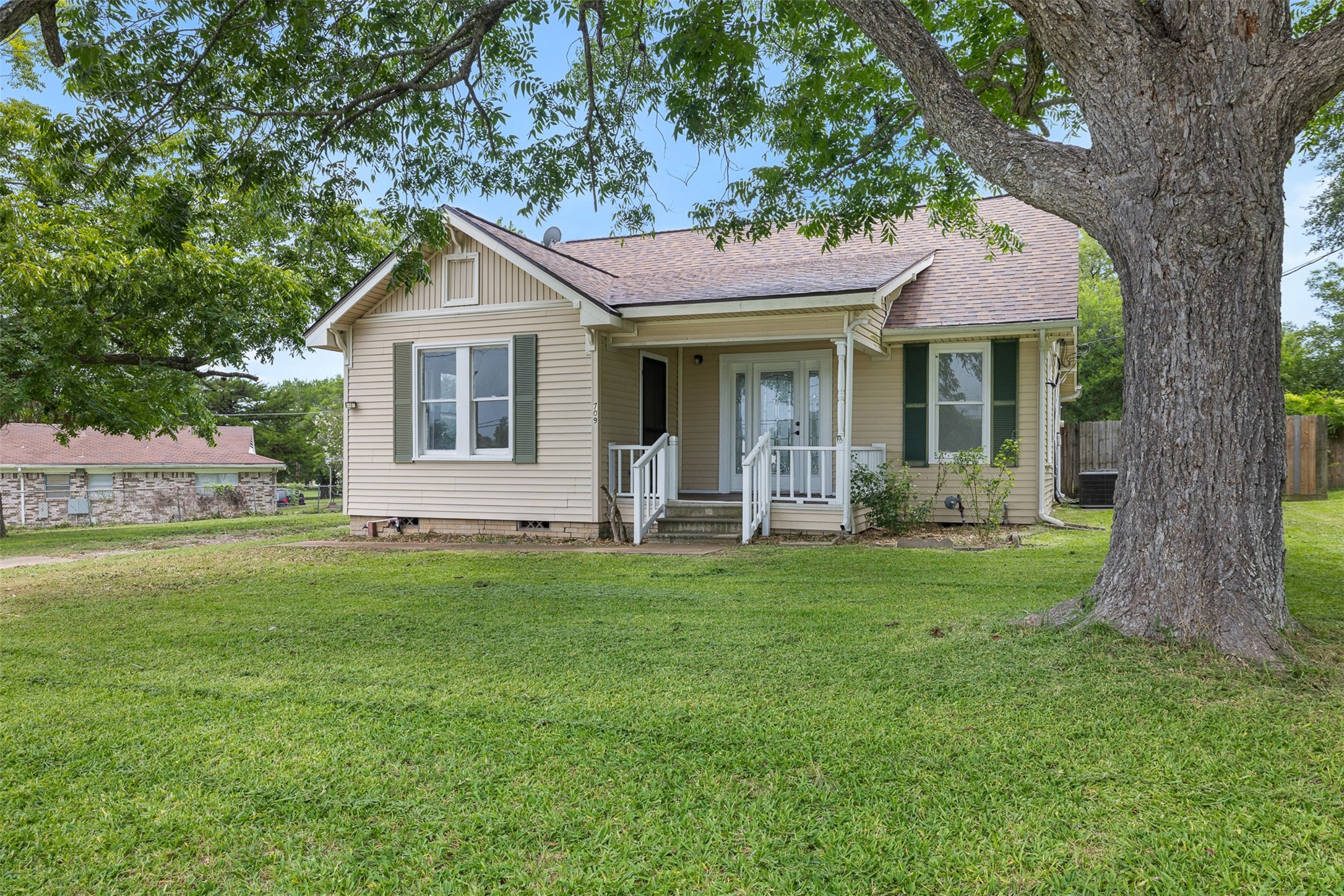 709 Burleson Street Property Photo 1