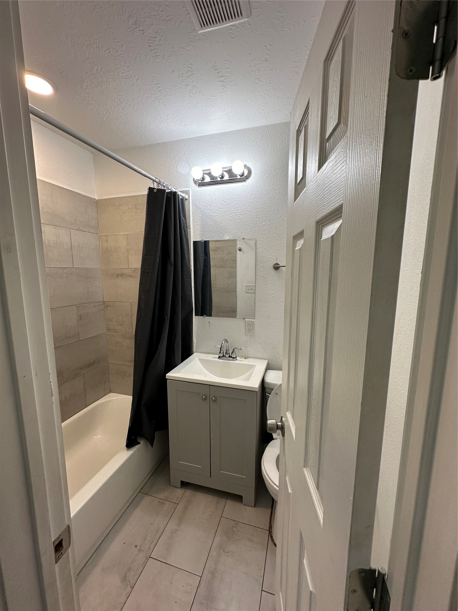 1405 Miles Street Property Photo 9