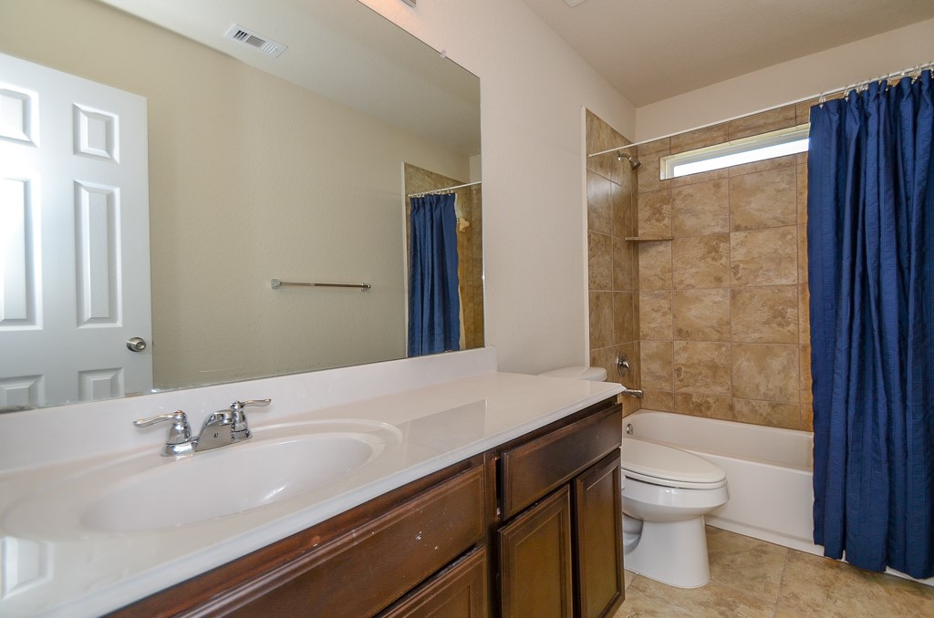 14935 Vinegrove Falls Court Property Photo 26