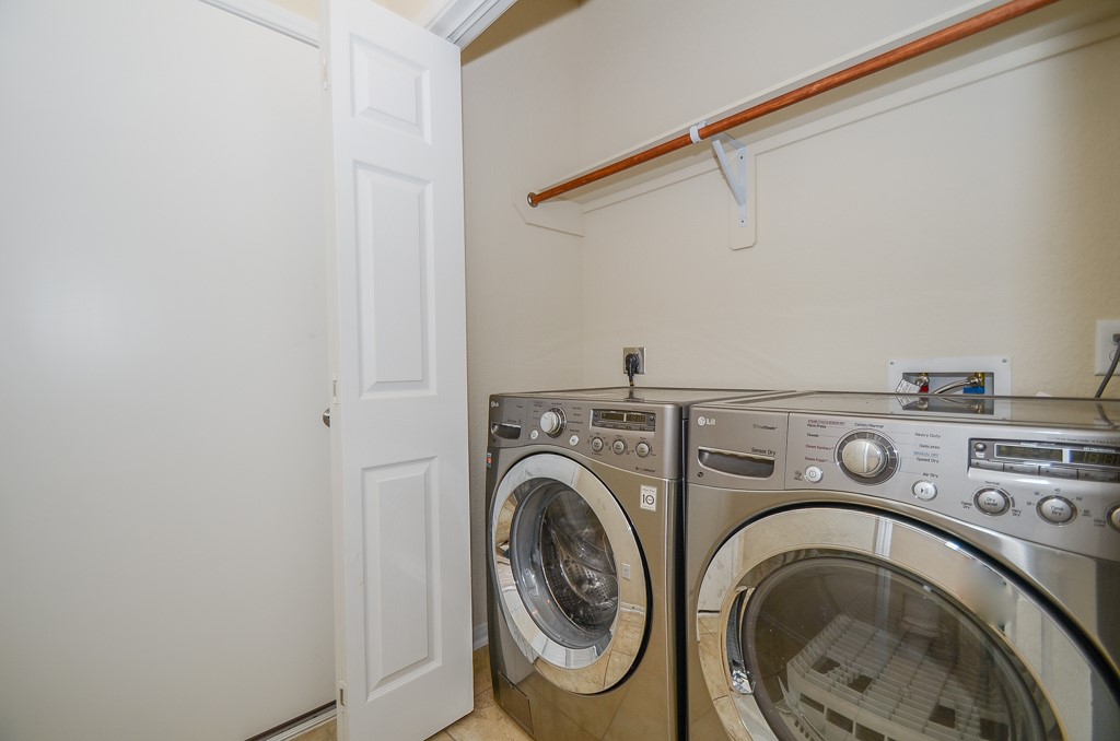 14935 Vinegrove Falls Court Property Photo 28
