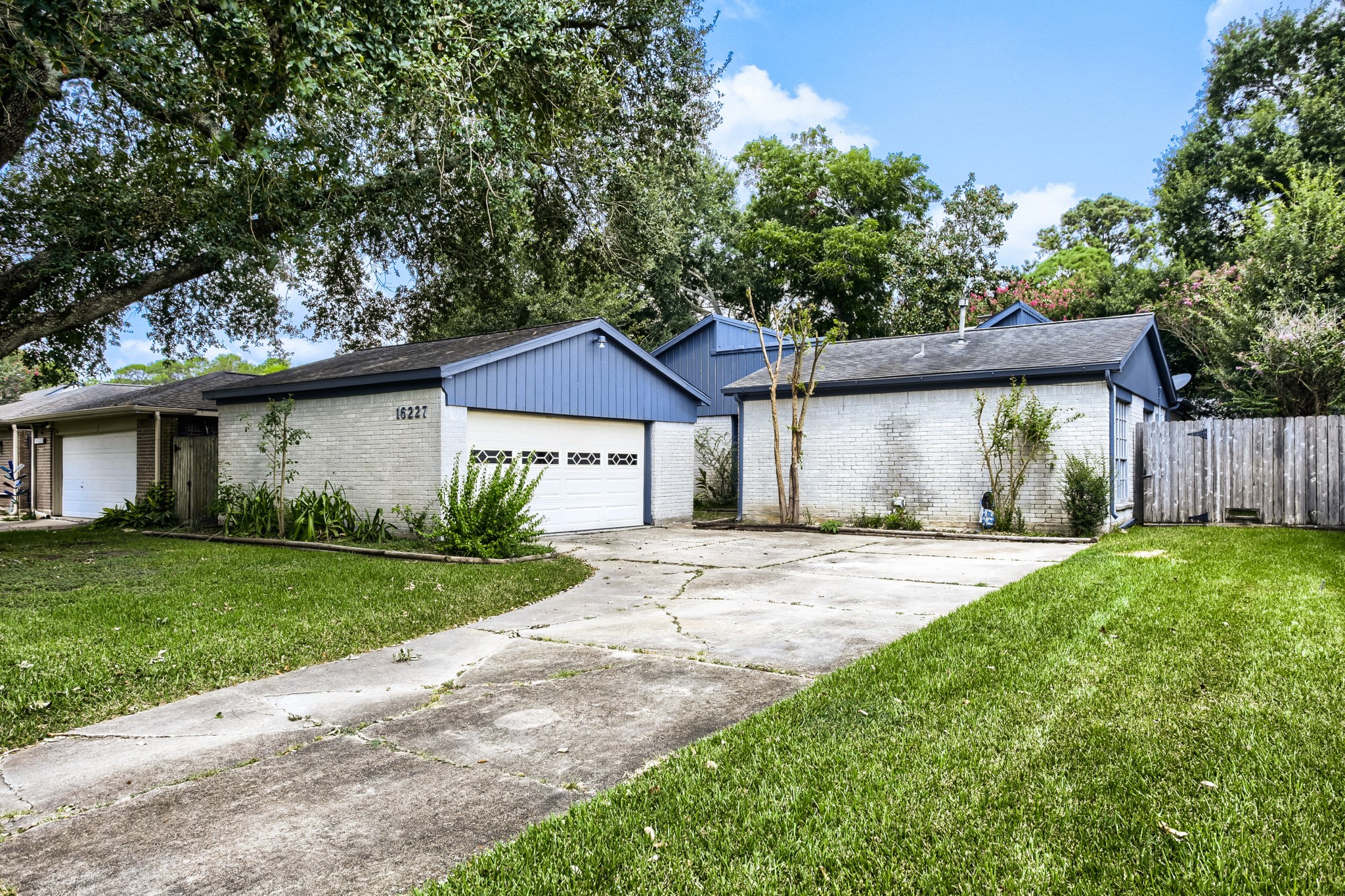 16227 Mill Point Drive Property Photo 1