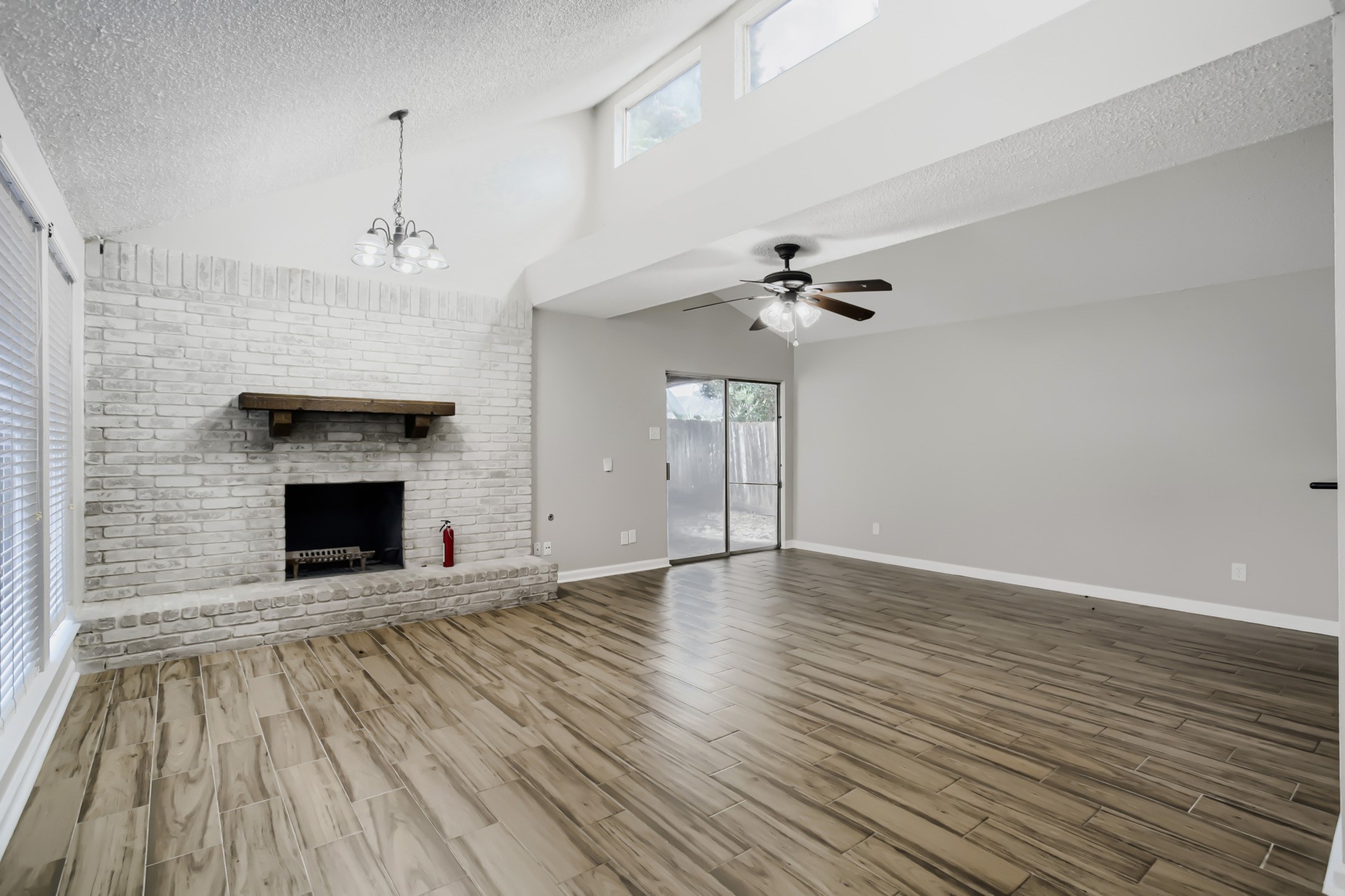 16227 Mill Point Drive Property Photo 4