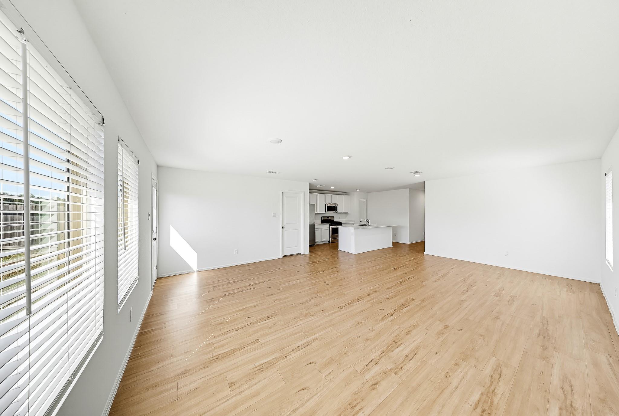 13946 Manatee Street Property Photo 2