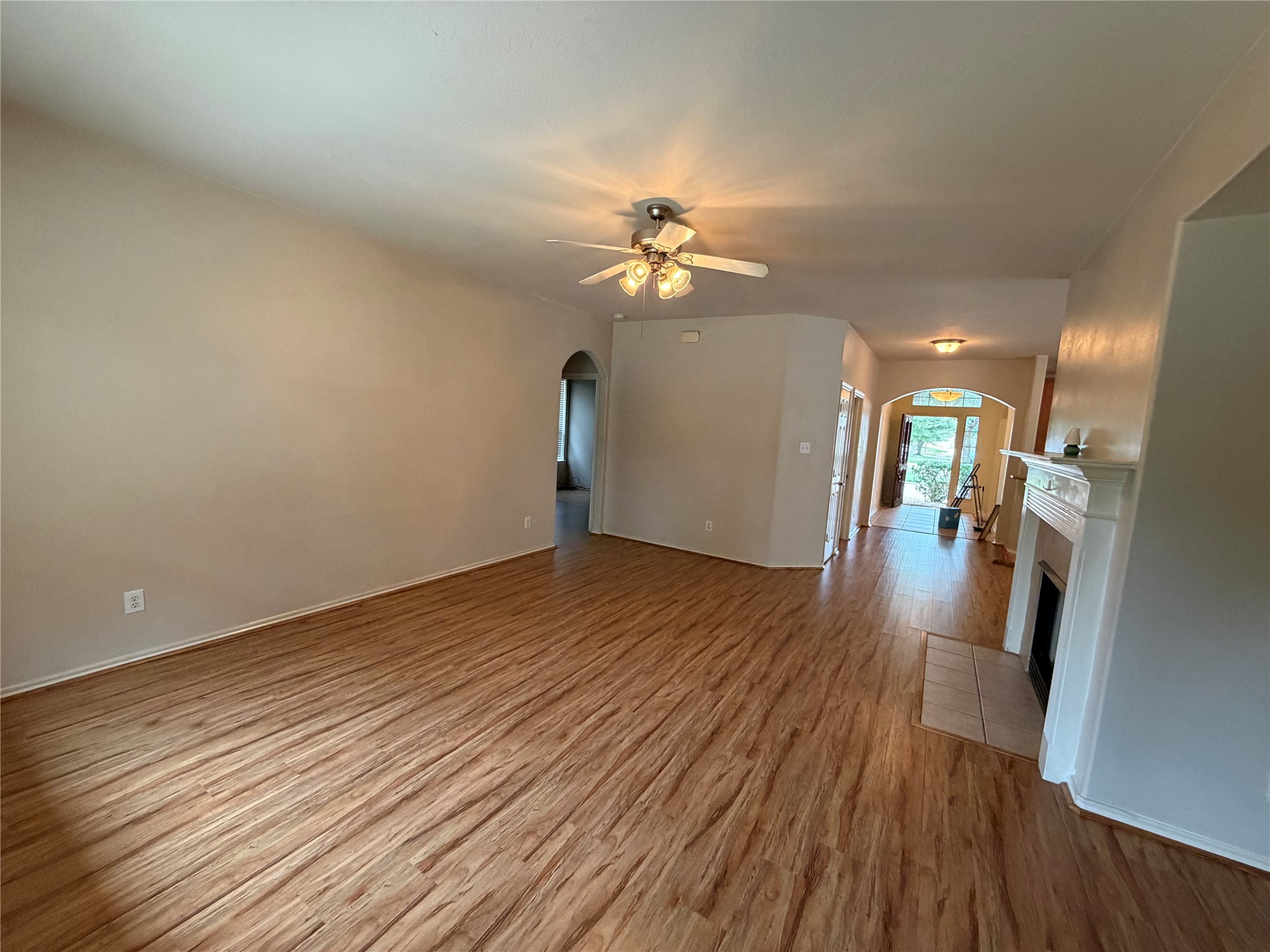12303 Iris Hollow Way Property Photo 4
