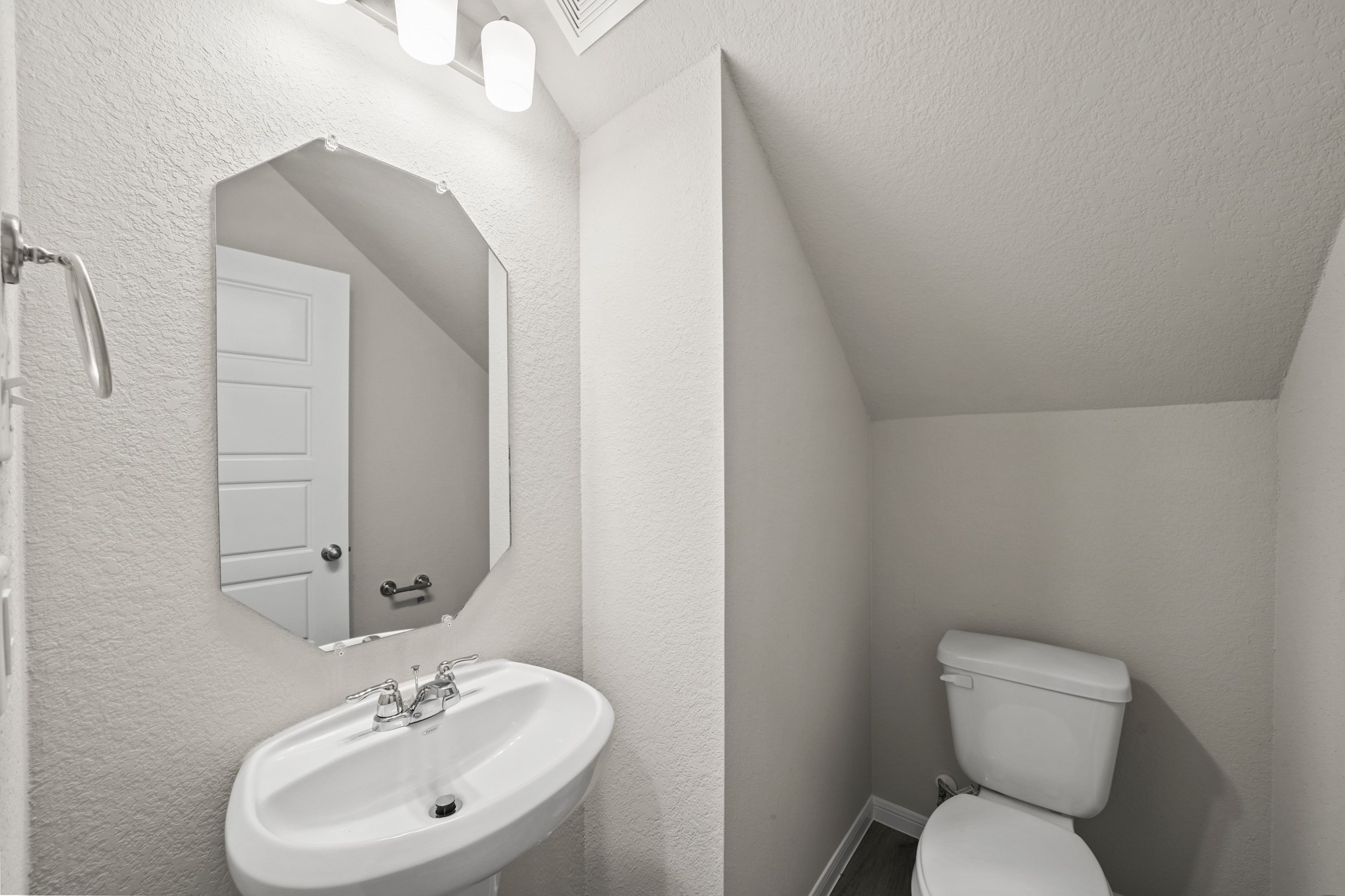 15029 Almeece Street Property Photo 3