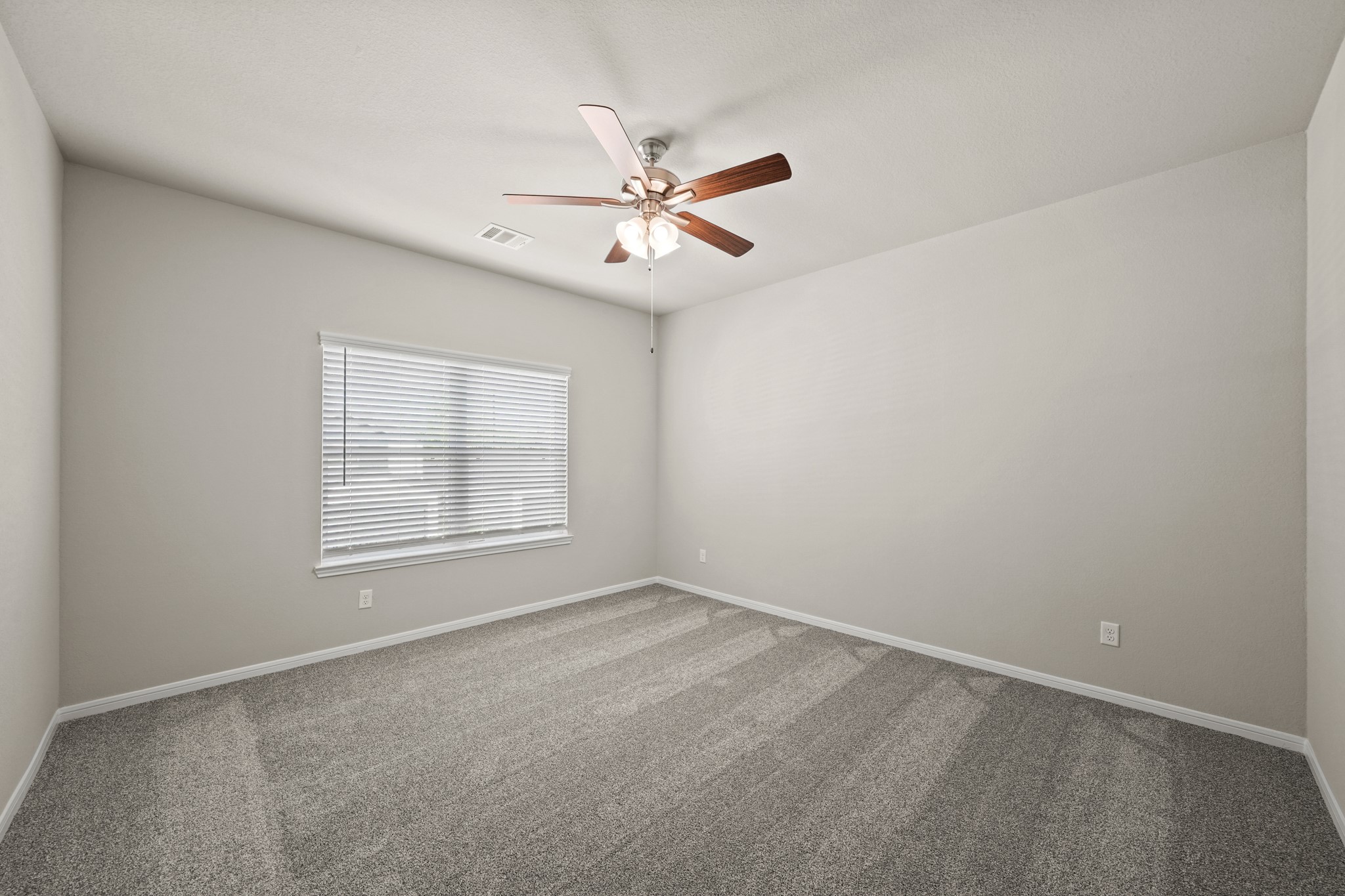 15029 Almeece Street Property Photo 6
