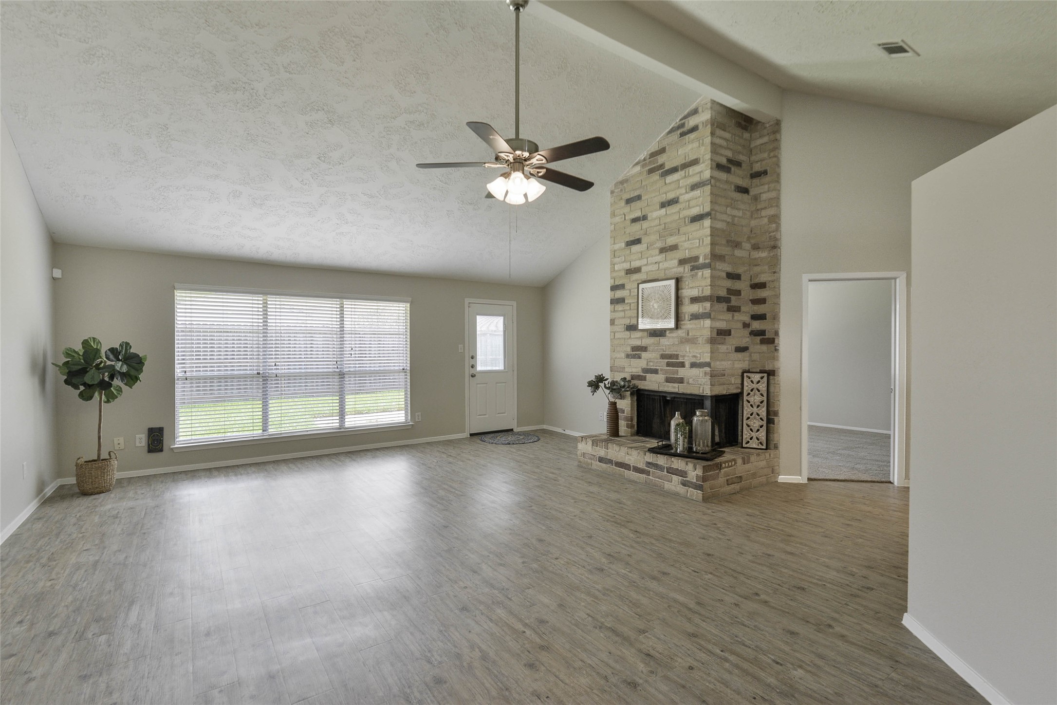 7211 Fuchsia Lane Property Photo 9