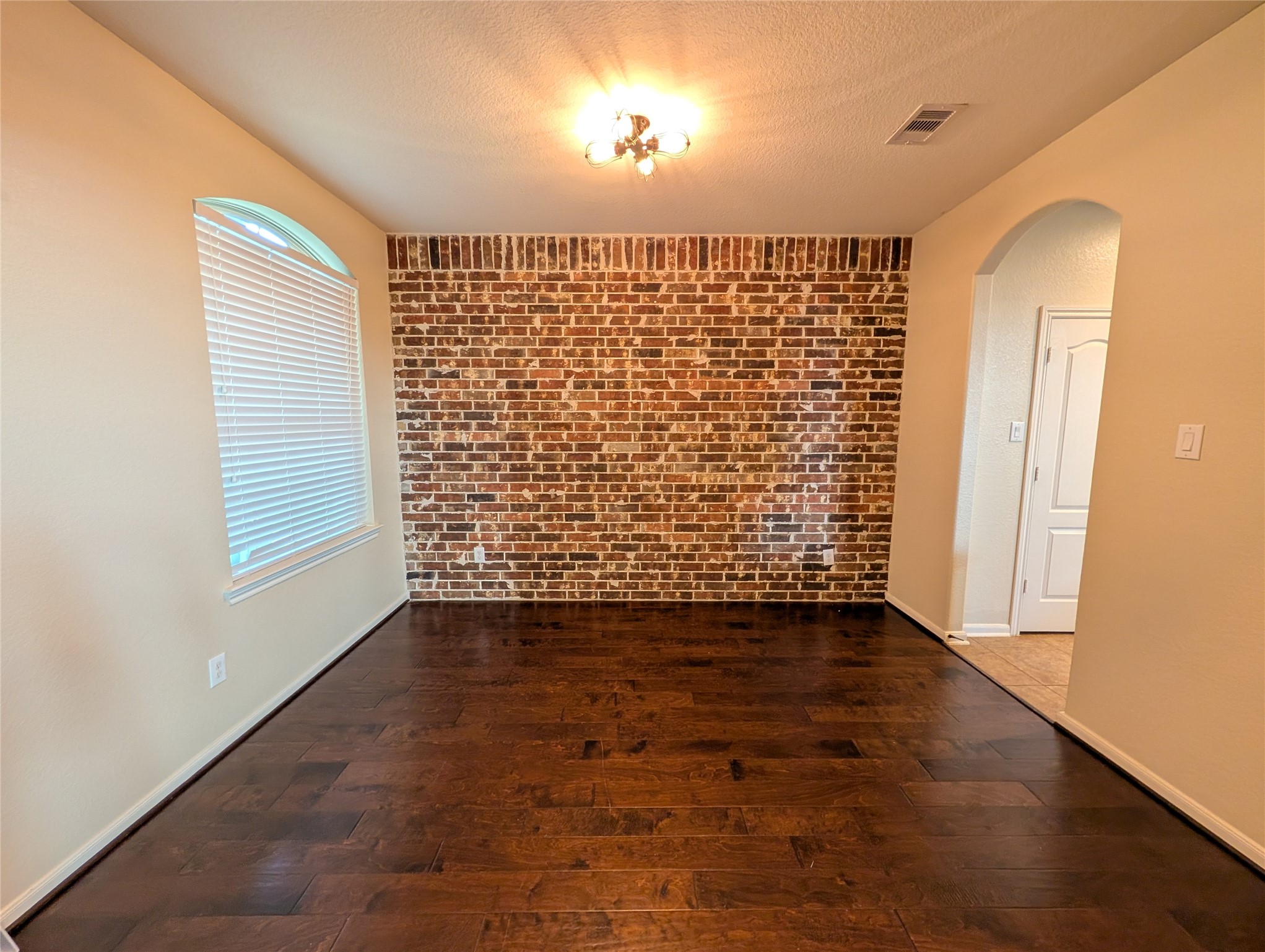 6614 Hunters Creek Lane Property Photo 4