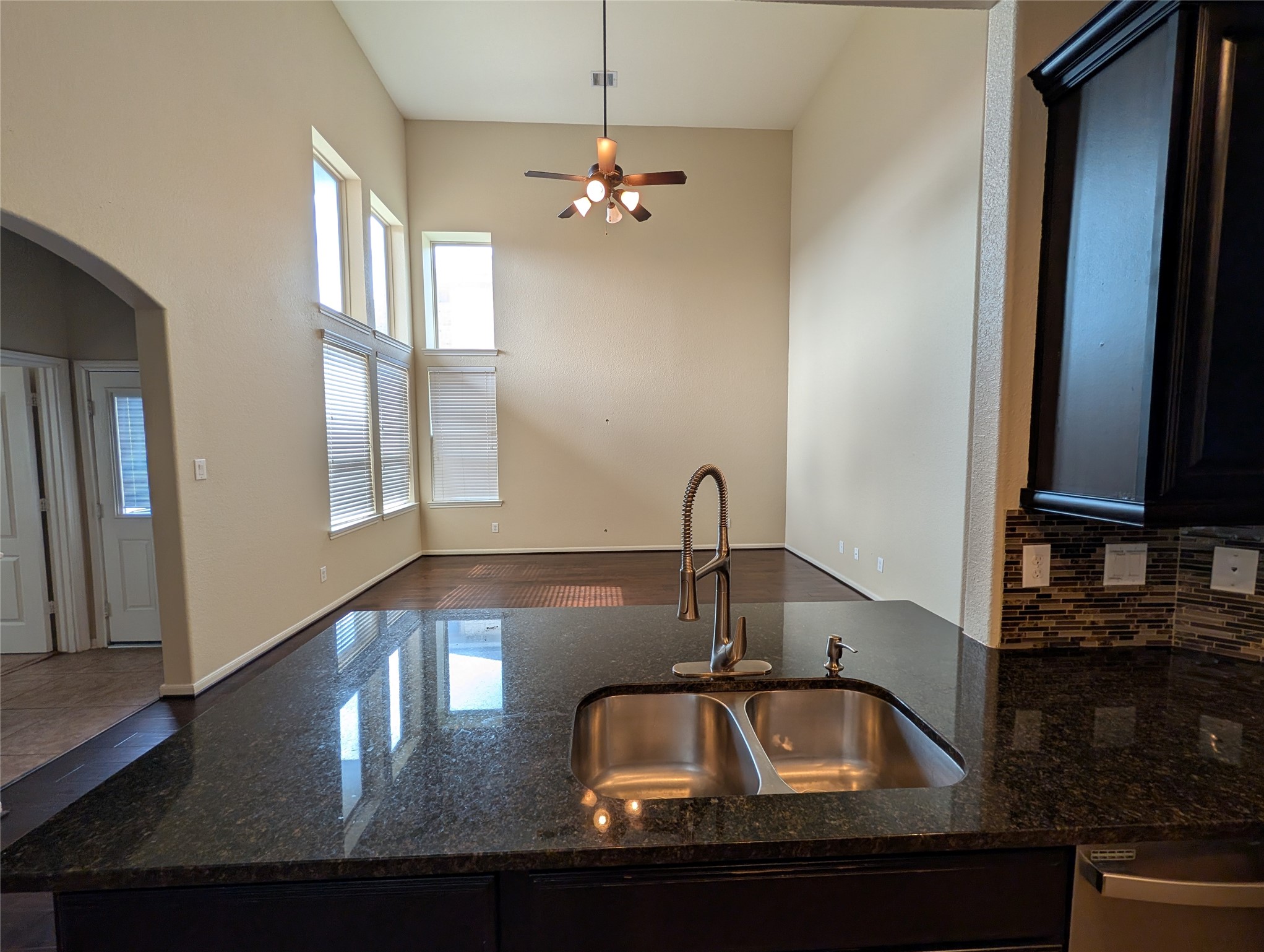 6614 Hunters Creek Lane Property Photo 6