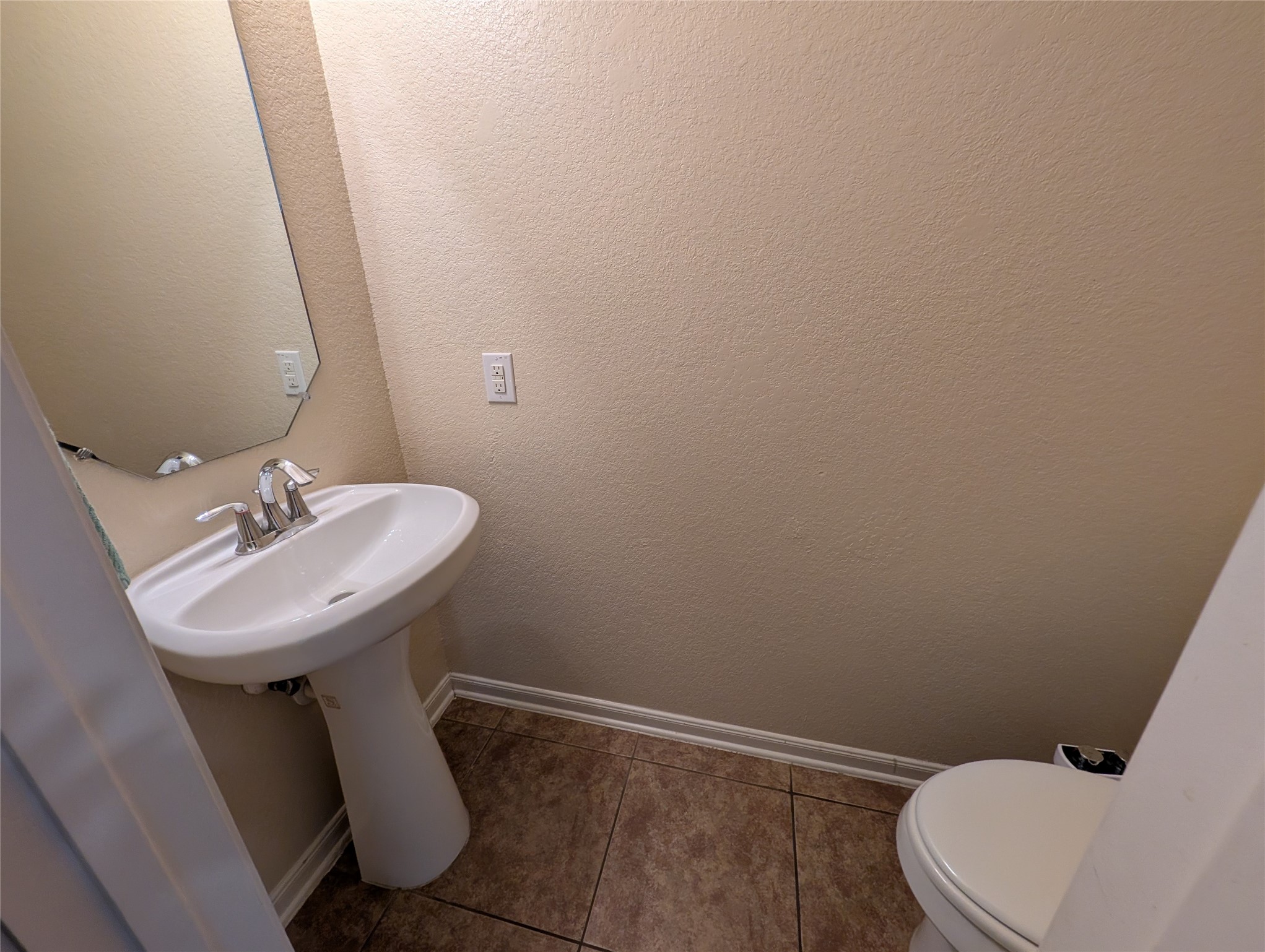 6614 Hunters Creek Lane Property Photo 7
