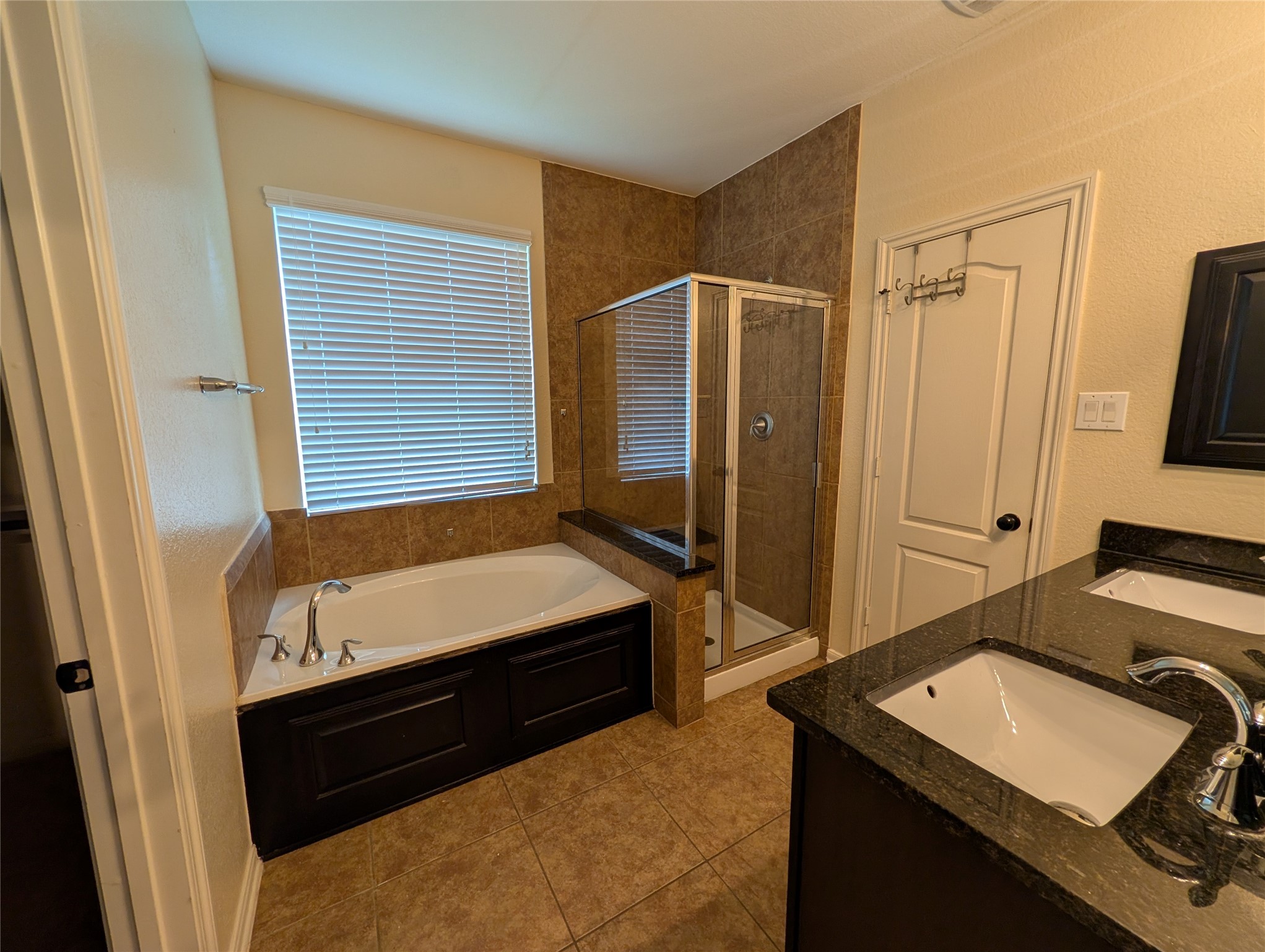 6614 Hunters Creek Lane Property Photo 11