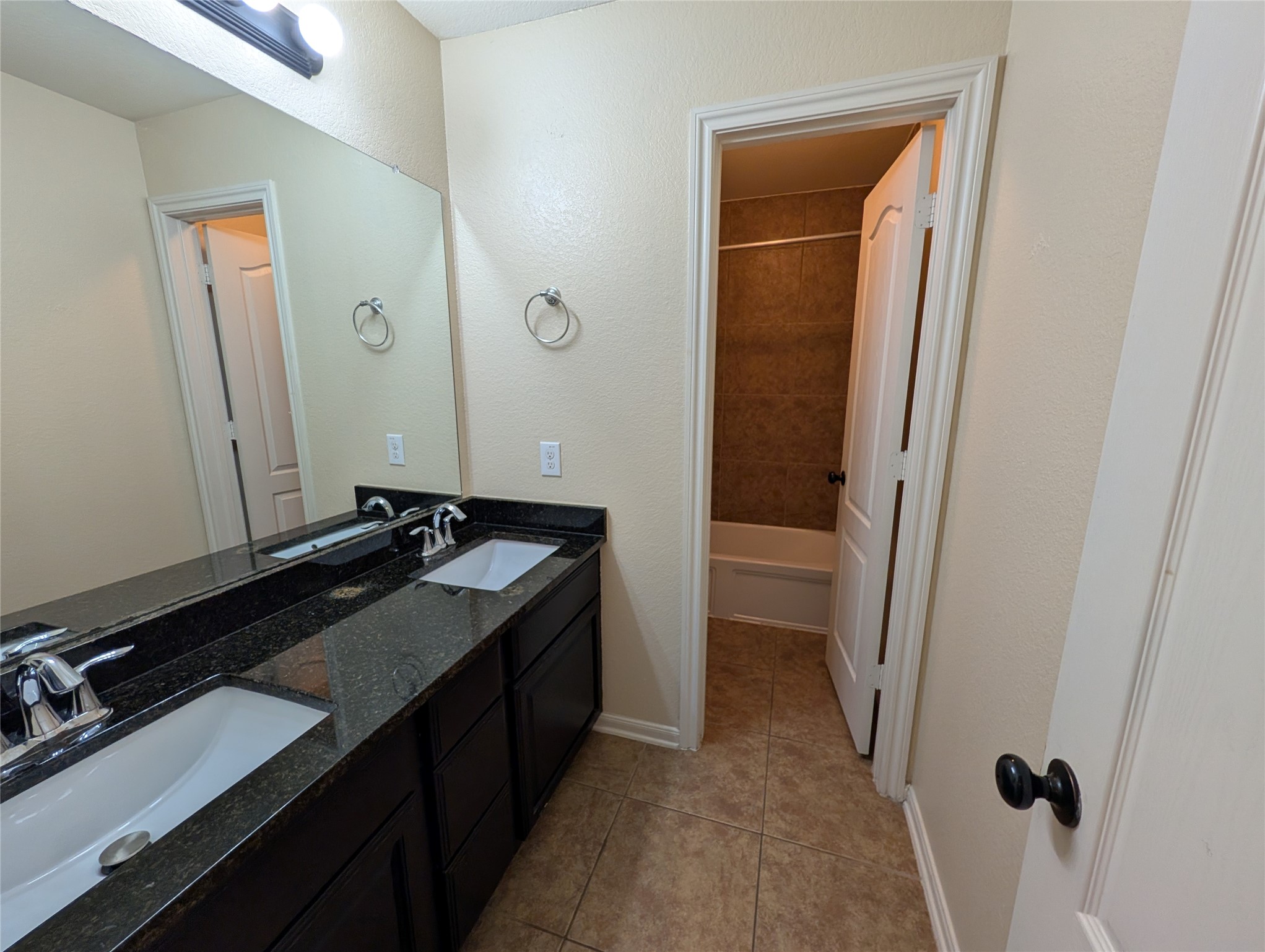 6614 Hunters Creek Lane Property Photo 16