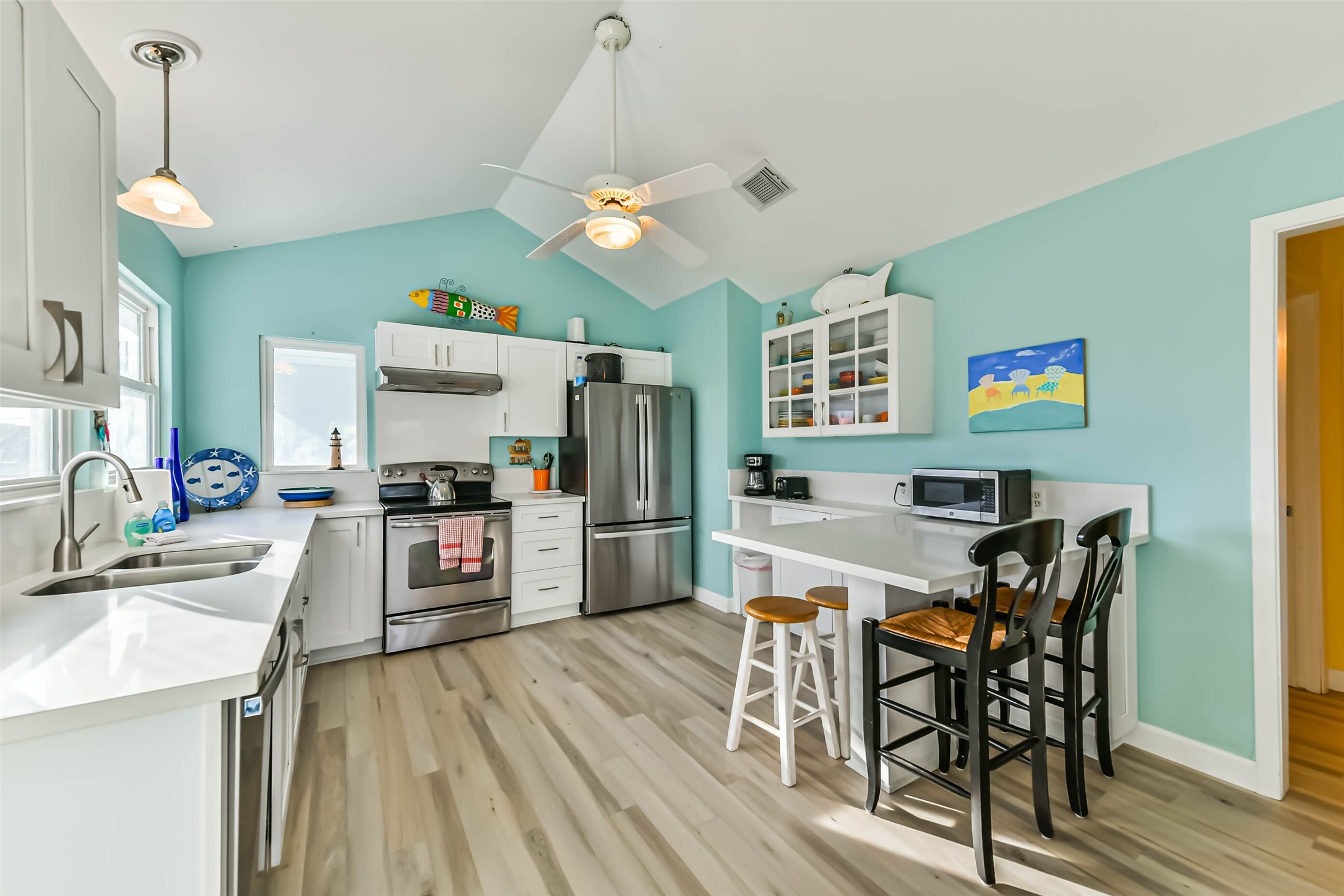 4212 Vista Road Property Photo 10