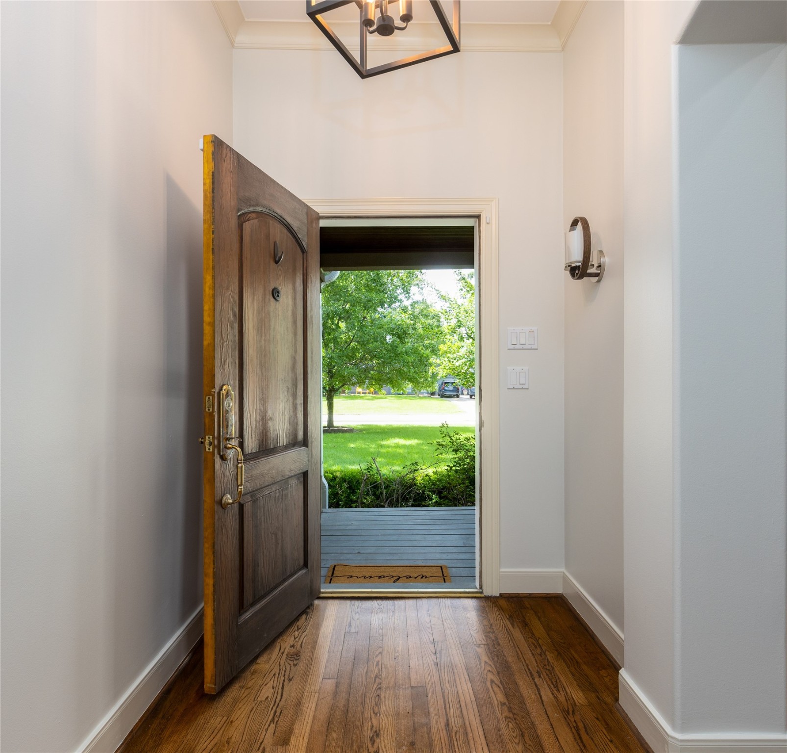 814 W 41st Street Property Photo 5