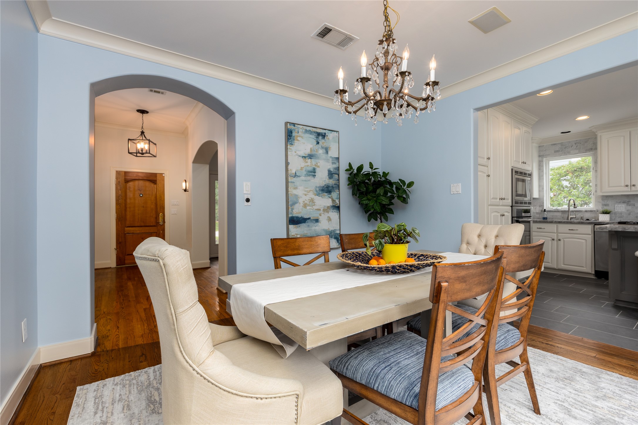 814 W 41st Street Property Photo 11