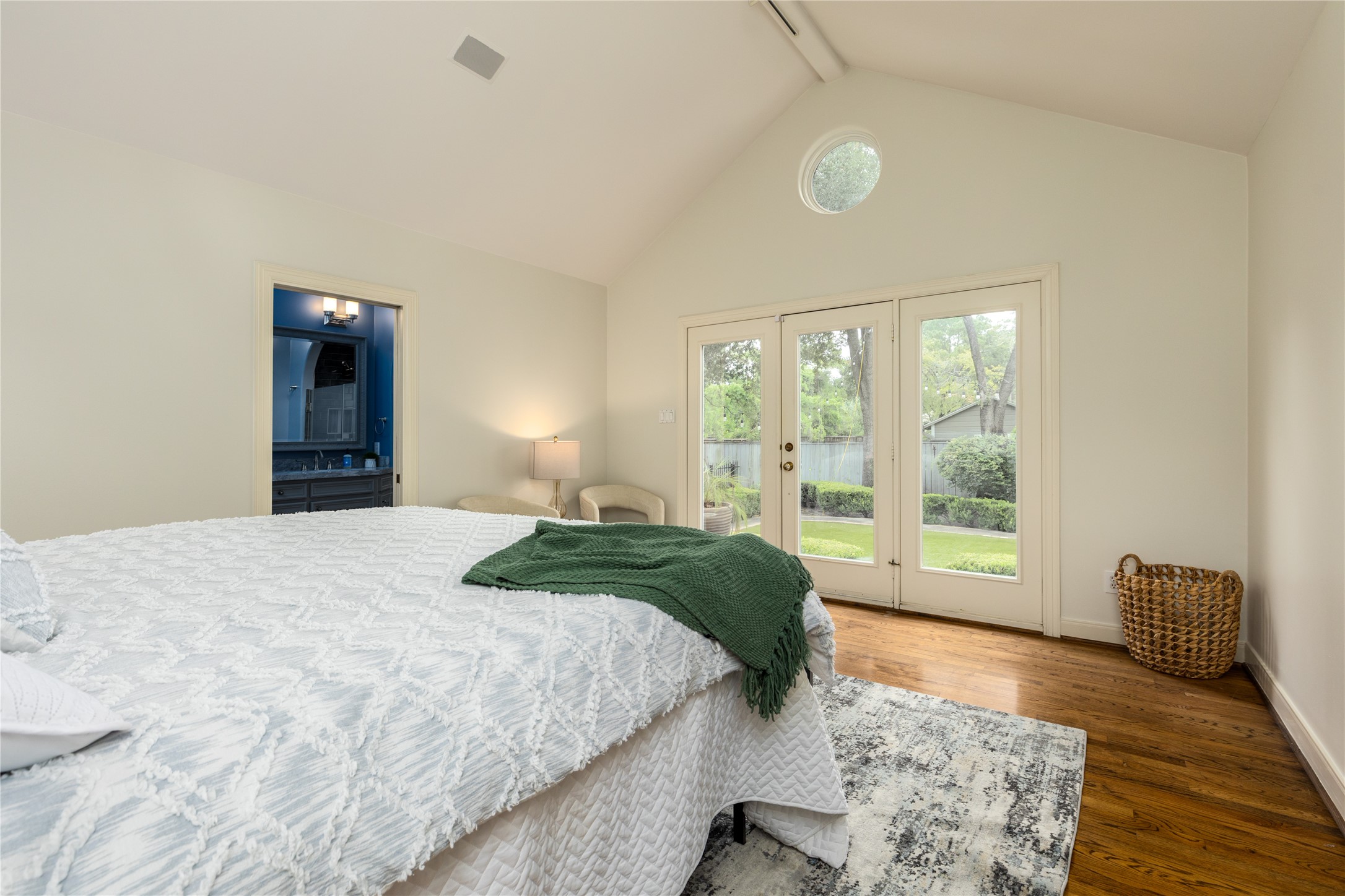 814 W 41st Street Property Photo 18