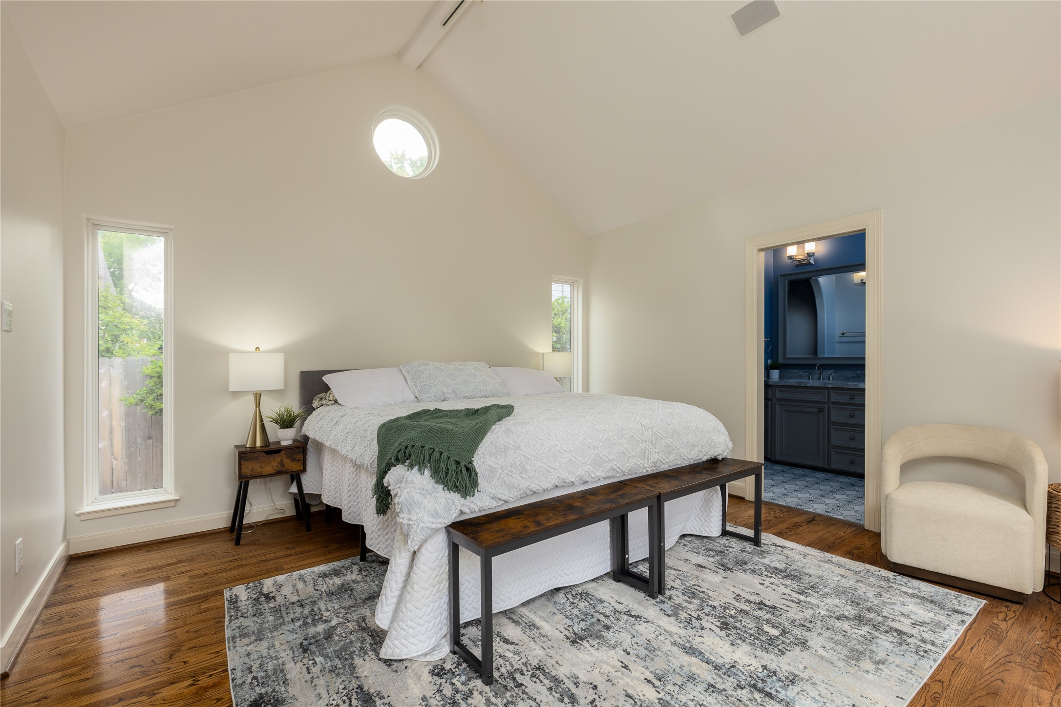 814 W 41st Street Property Photo 20