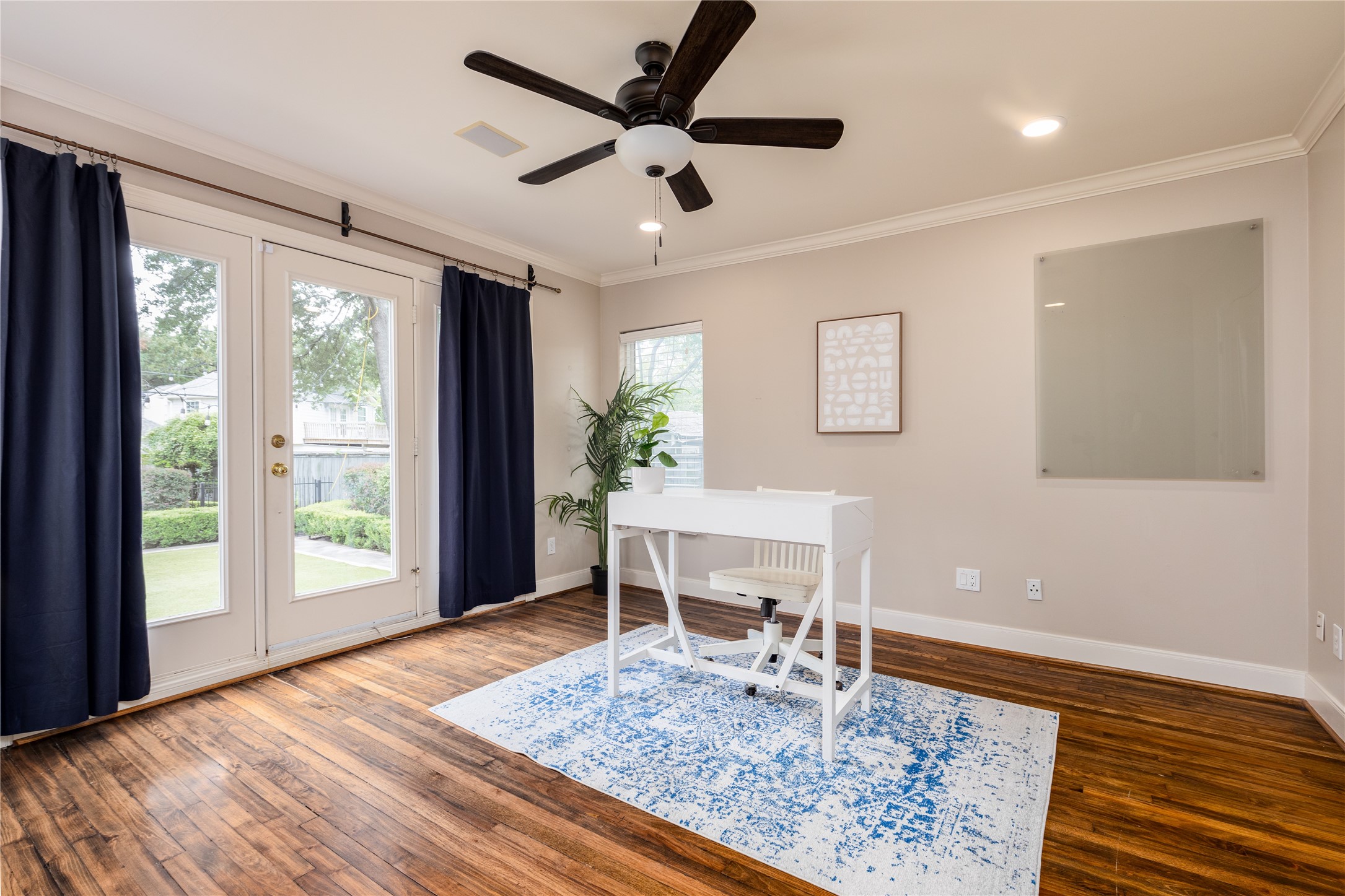 814 W 41st Street Property Photo 23