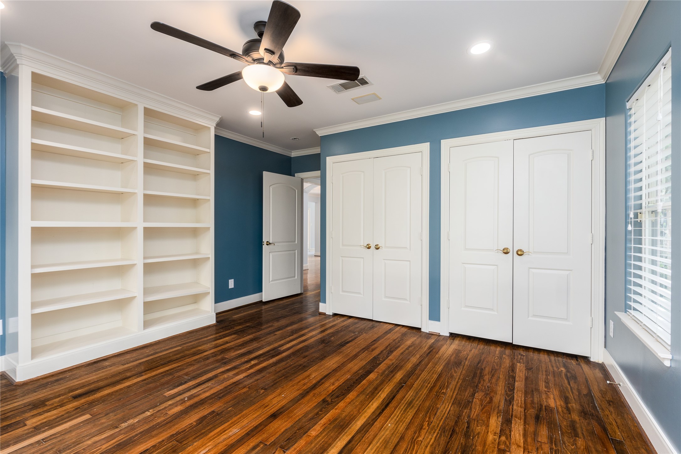 814 W 41st Street Property Photo 28