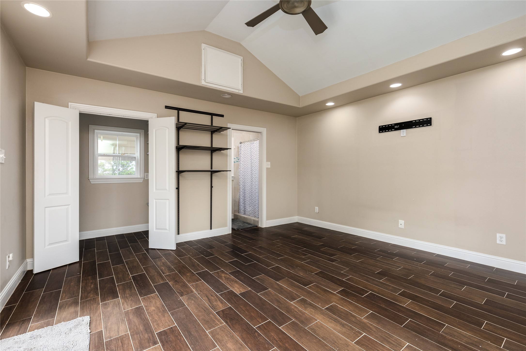 814 W 41st Street Property Photo 37