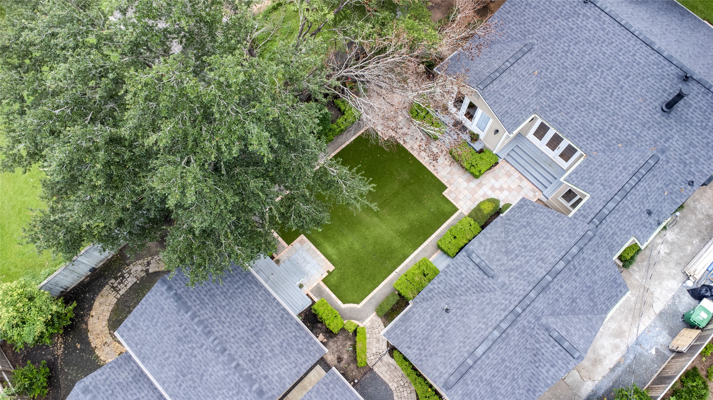 814 W 41st Street Property Photo 42